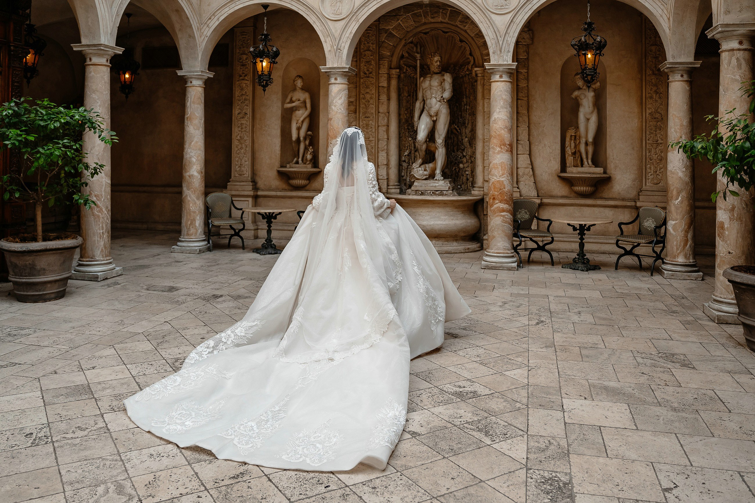 Свадебная фотосессия в ресторане Турандот. Свадебный и семейный фотограф в Москве Светлана Зоткина