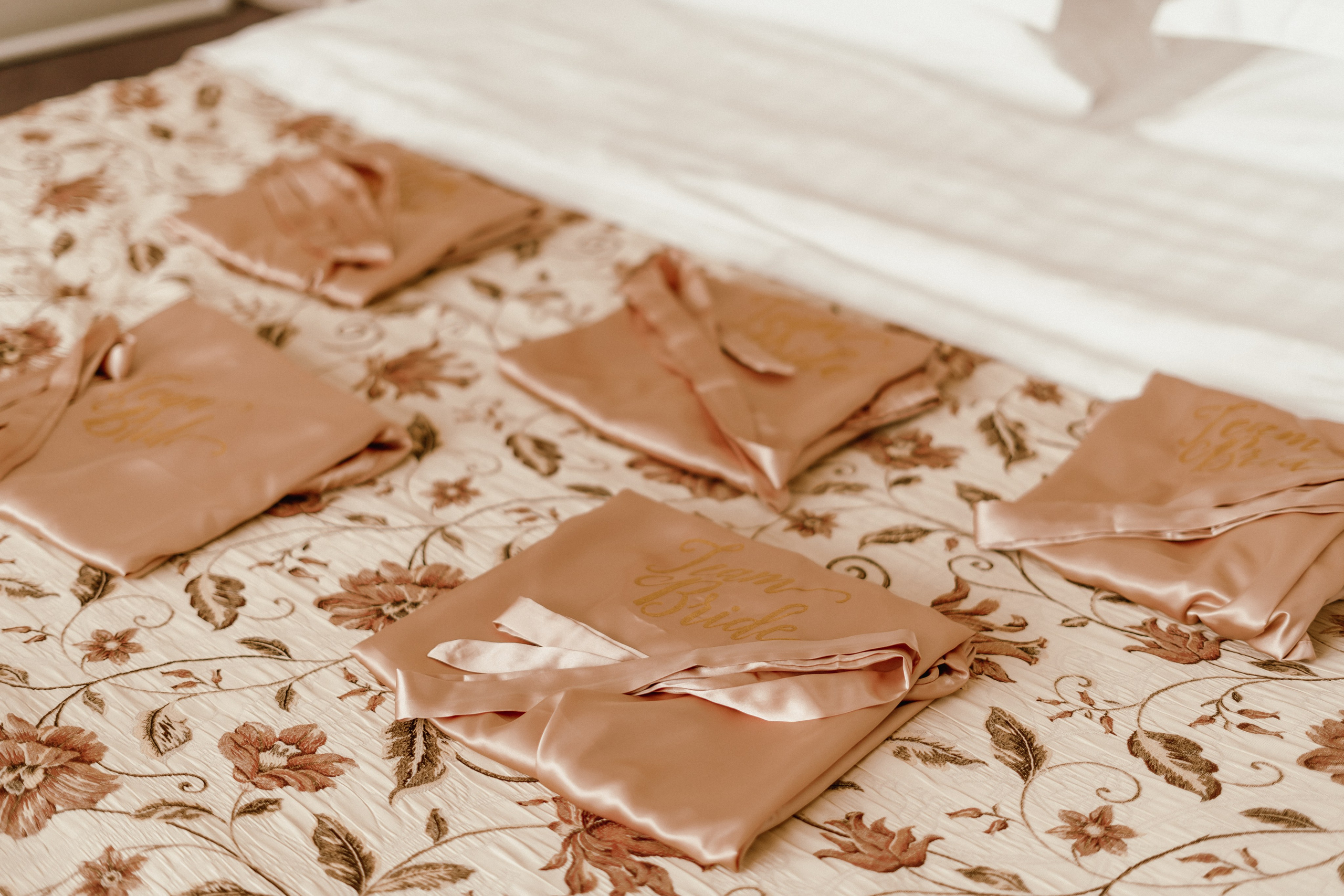 Фотосессия девичника в гостинице сахалин. Фотограф сахалин