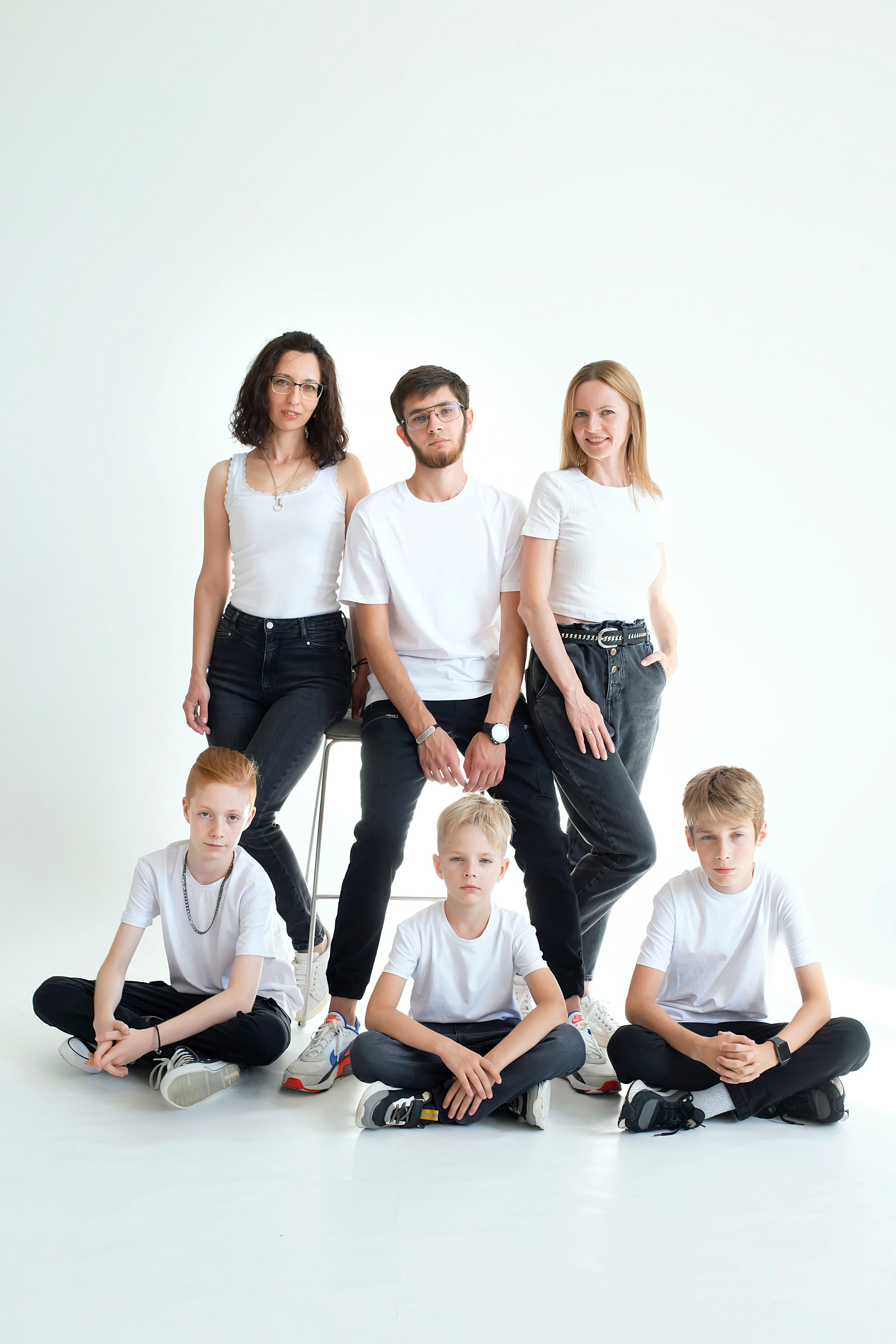 Семейная фотосессия в студии. Семейный и детский фотограф в Волгограде Серкибаева Ирина