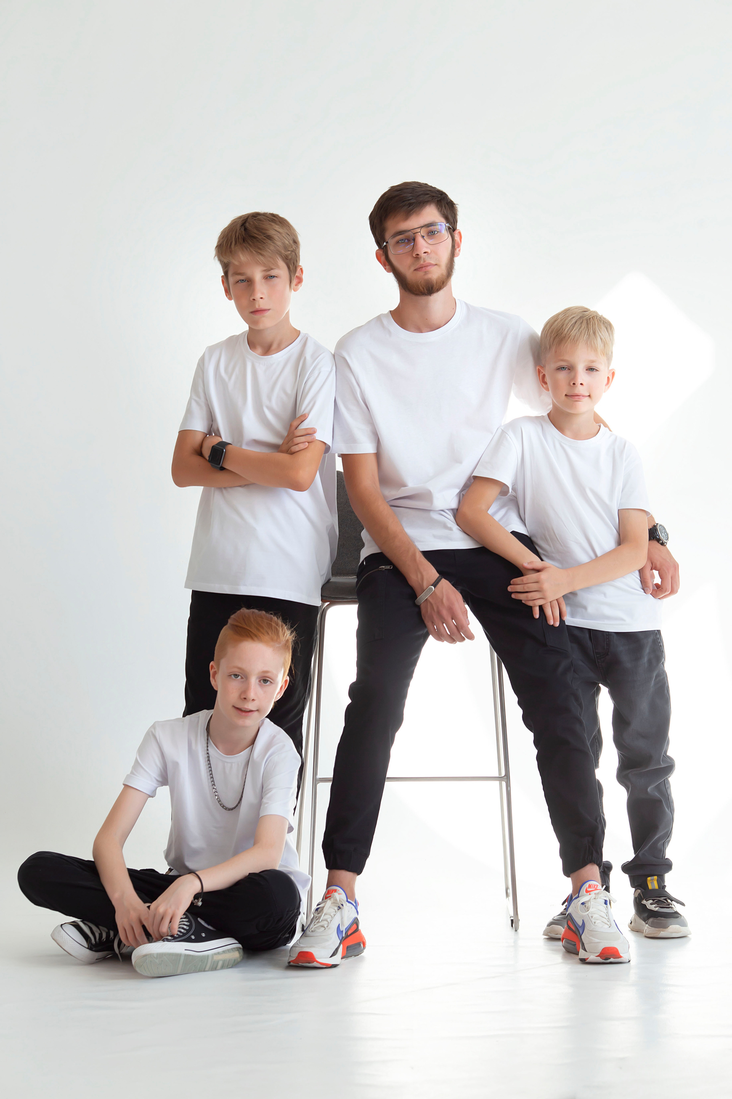 Семейная фотосессия в студии. Семейный и детский фотограф в Волгограде Серкибаева Ирина