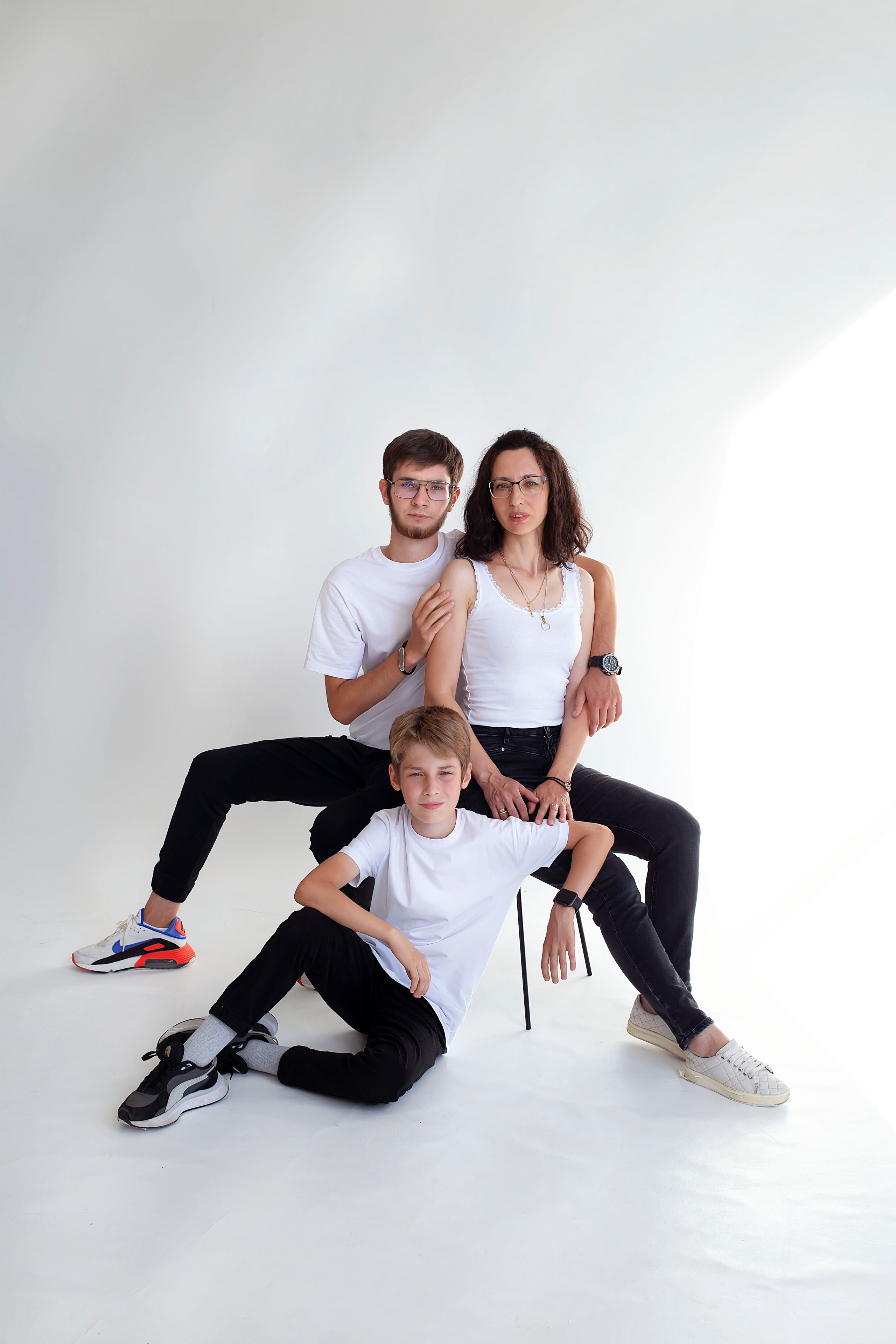 Семейная фотосессия в студии. Семейный и детский фотограф в Волгограде Серкибаева Ирина