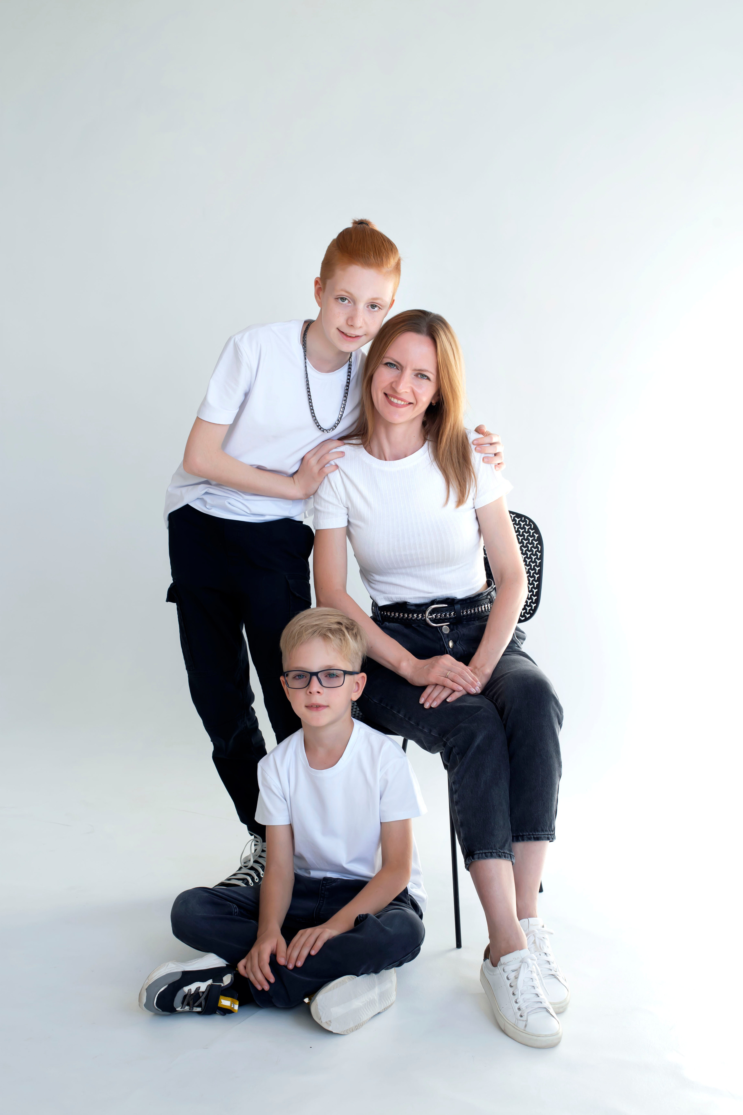 Семейная фотосессия в студии. Семейный и детский фотограф в Волгограде Серкибаева Ирина