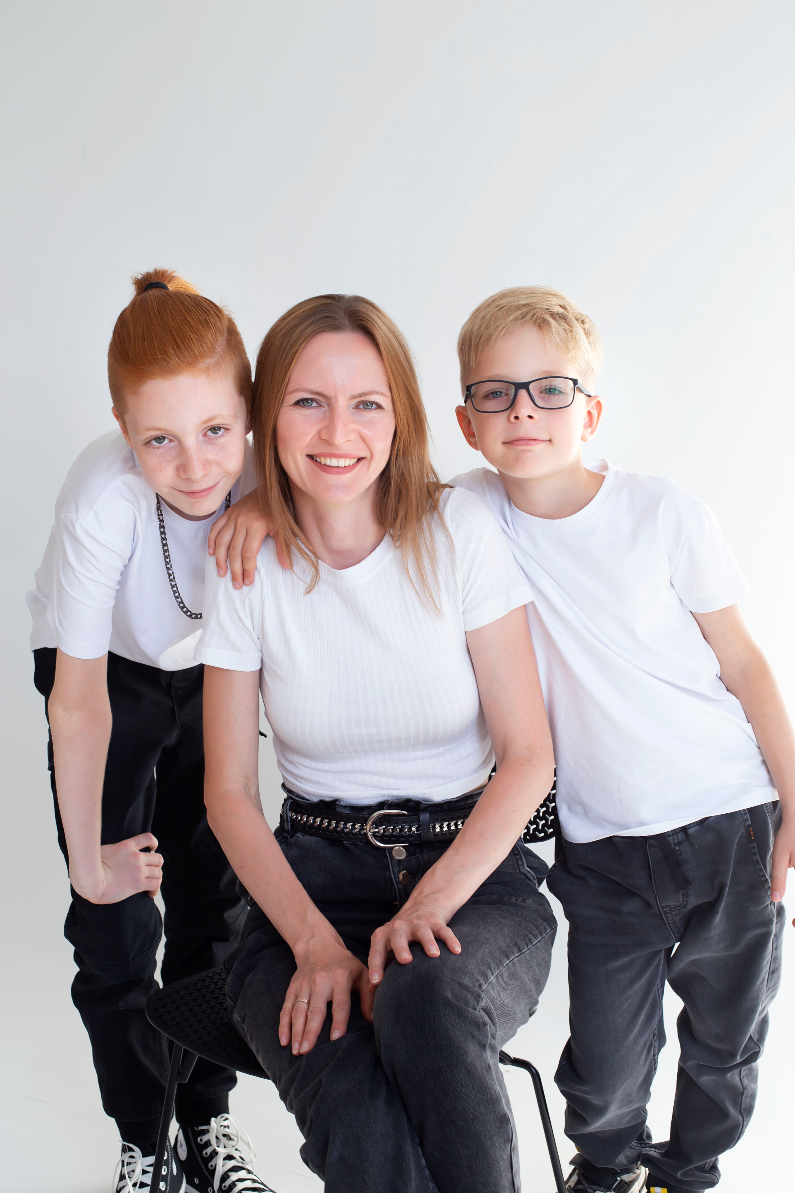 Семейная фотосессия в студии. Семейный и детский фотограф в Волгограде Серкибаева Ирина