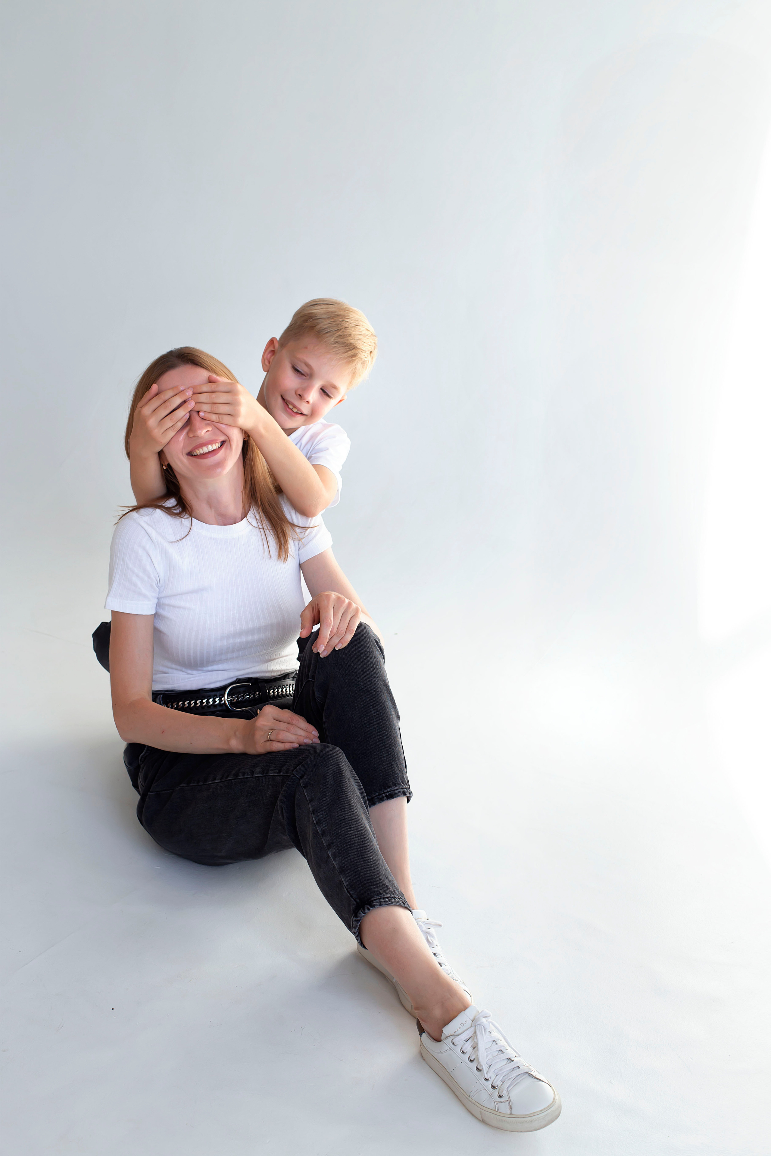 Семейная фотосессия в студии. Семейный и детский фотограф в Волгограде Серкибаева Ирина