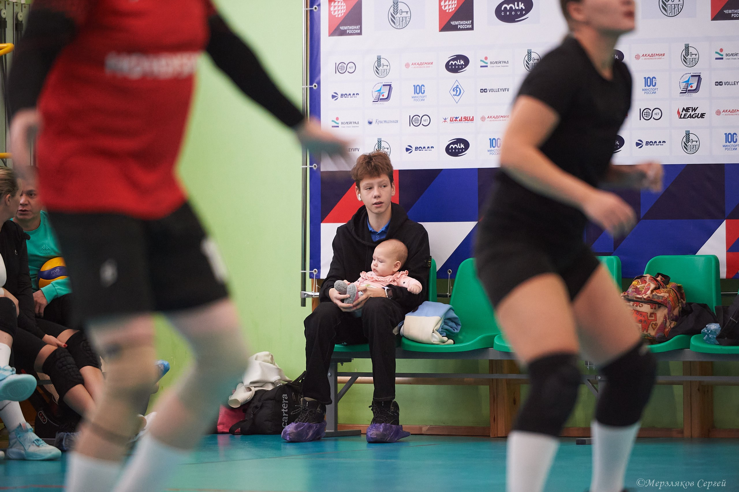Новогодний волейбольный турнир. Ижевск. 16.12.23. Спортивный репортажный фотограф в Ижевске Сергей Мерзляков