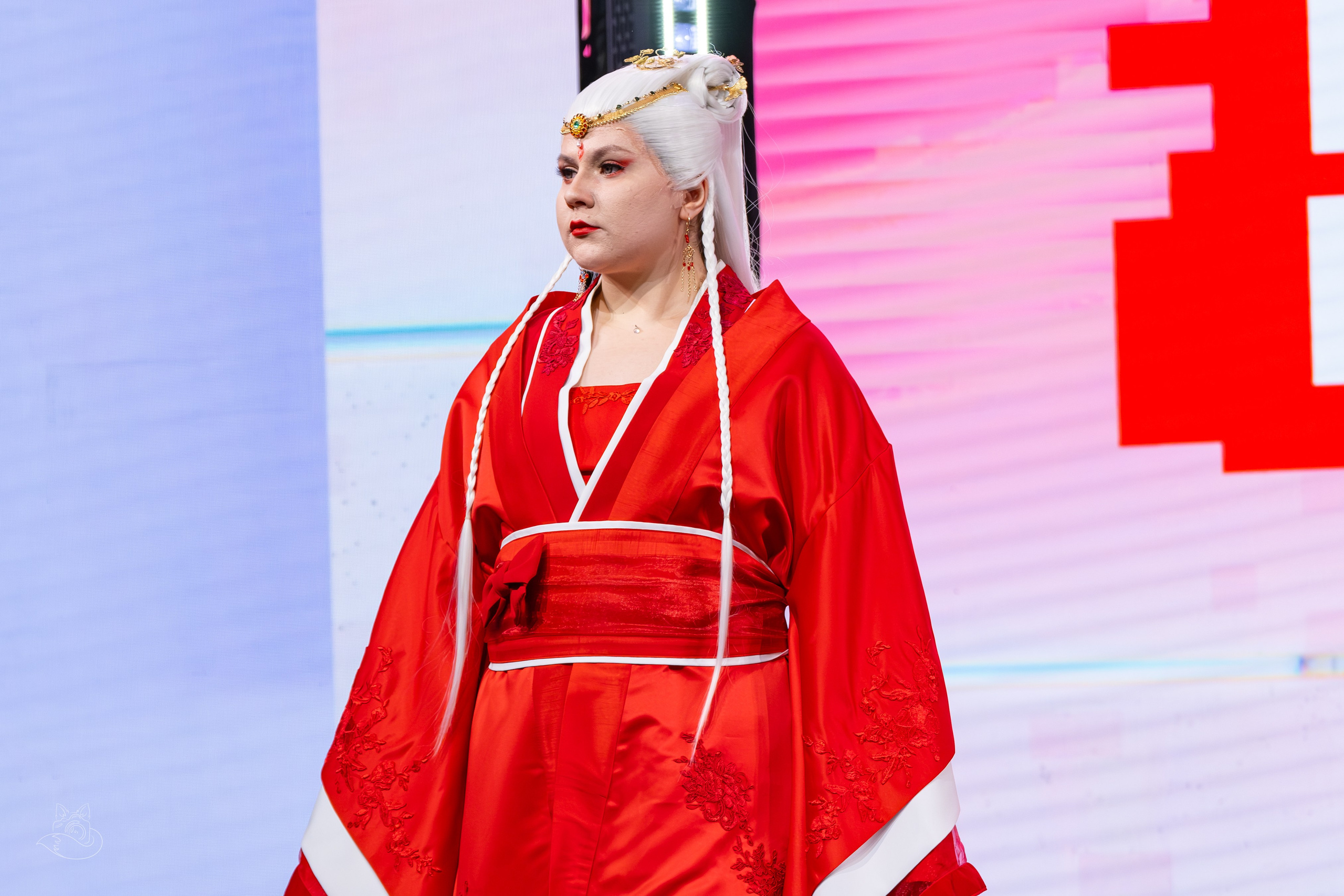 Сцена РЭД ЭКСПО 2024. Косплей фотограф