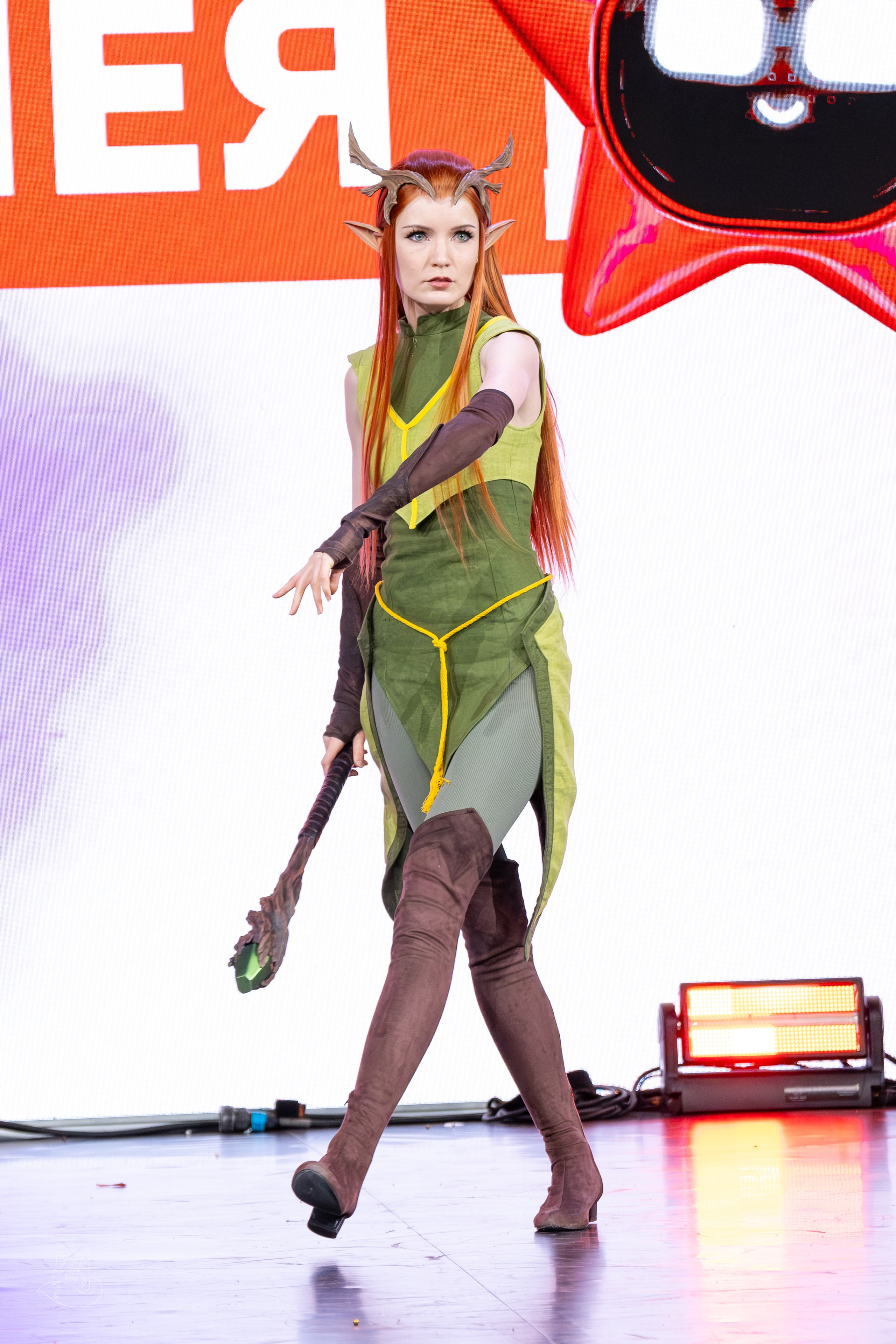 Сцена РЭД ЭКСПО 2024. Косплей фотограф