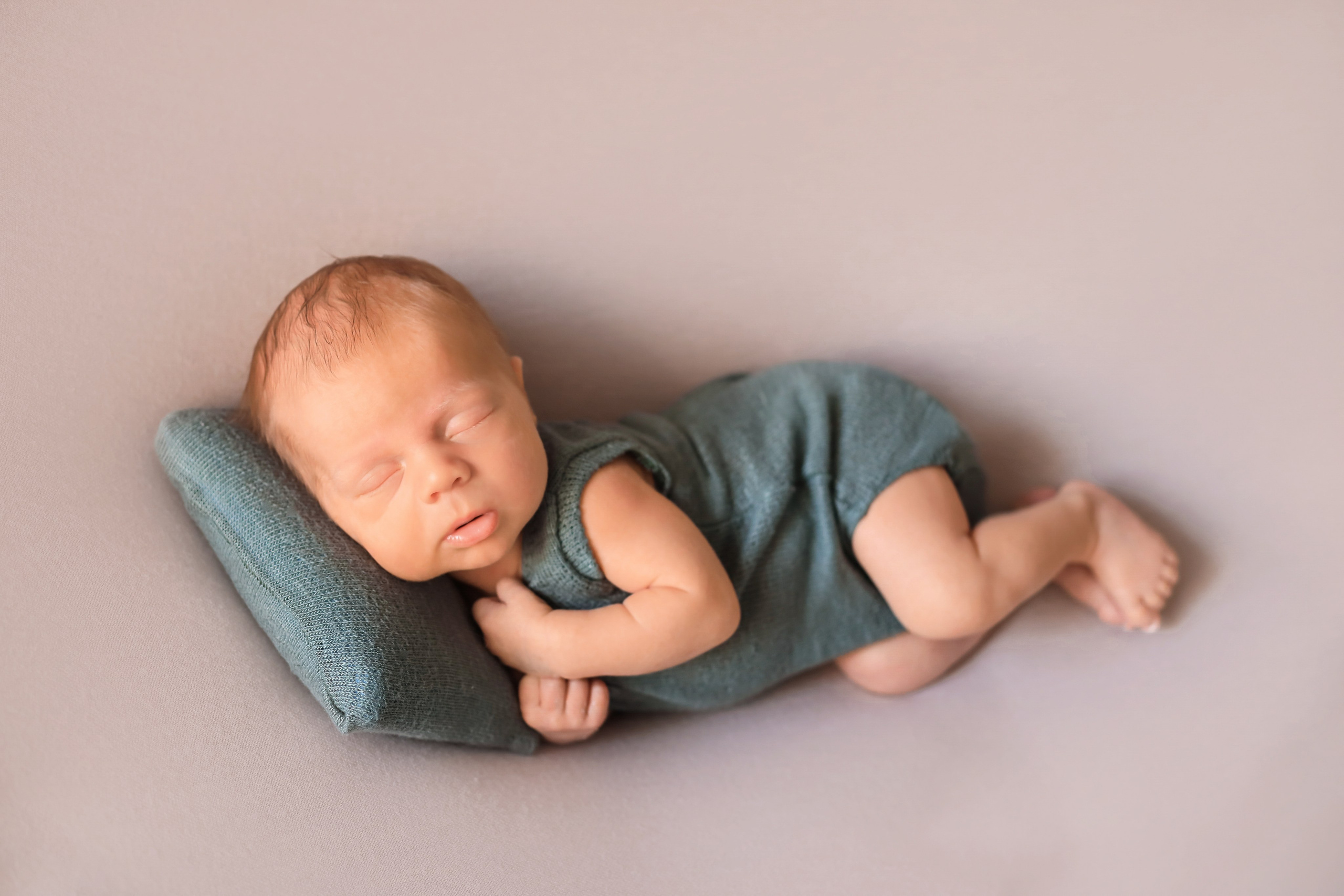 Максим 14 дней. Семейный фотограф и фотограф новорожденных в Санкт-Петербурге Алина Фе