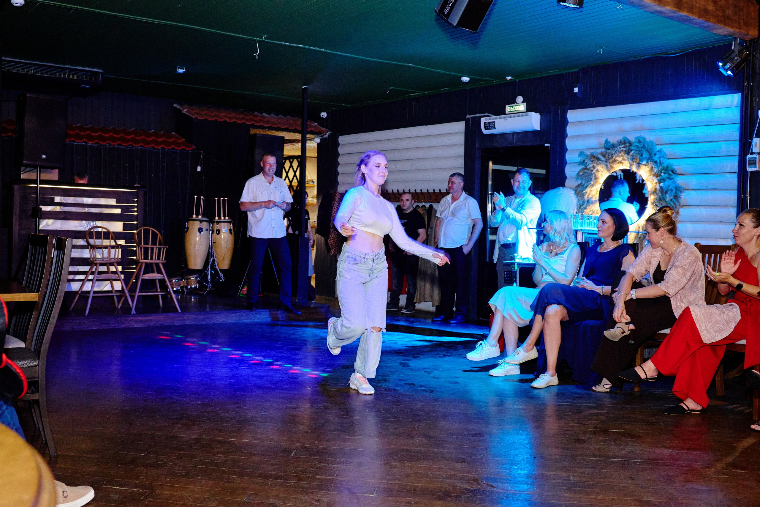 Выпускной 35 Сош. Фотограф Выпускные альбомы Таганрог Сергей Коробченко