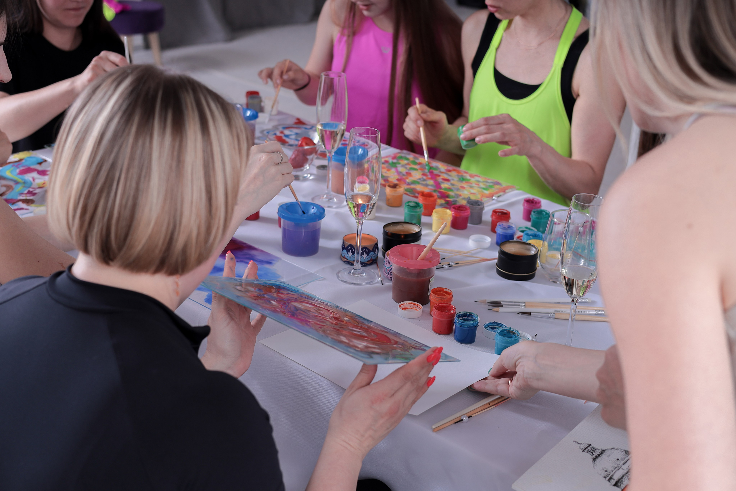 Арт-терапия + аэройога. Фотограф Надршина Лилия