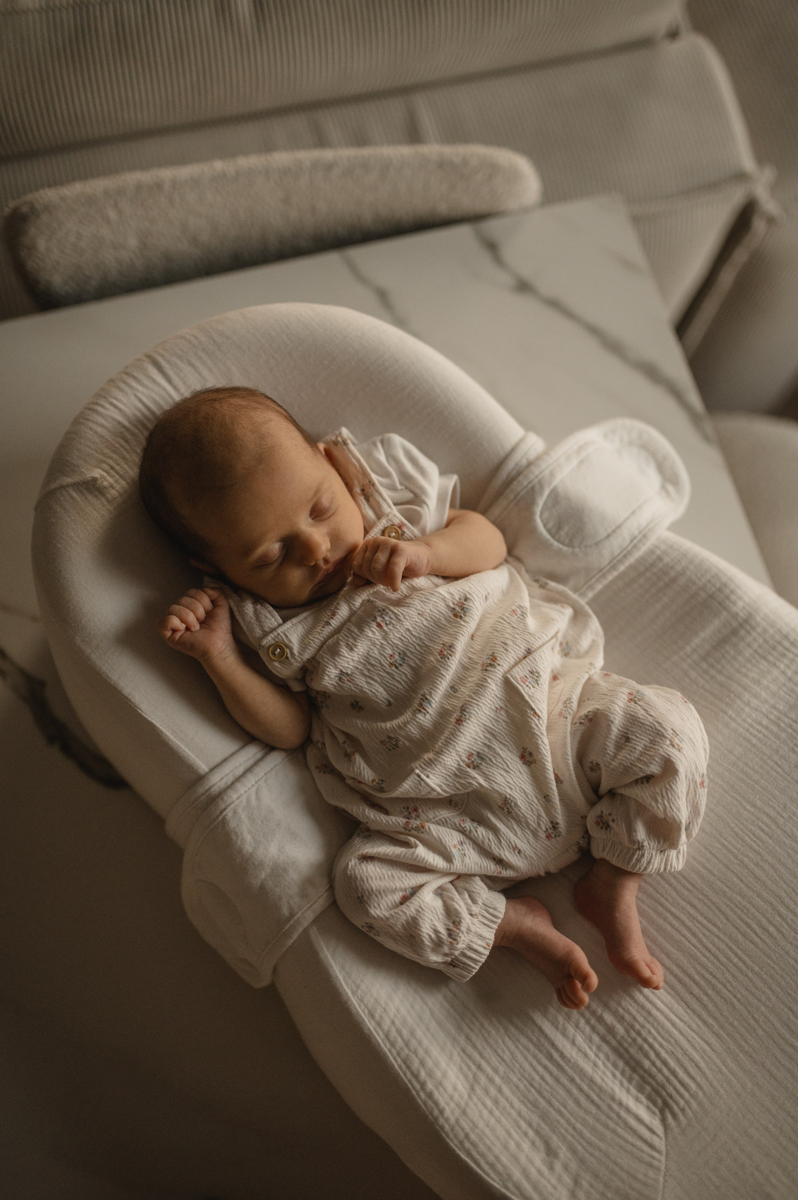 Ньюборн фотосессия в стиле лайфстайл Москва. Семейная фотосессия Бутово Москва фотограф Алина Морщагина