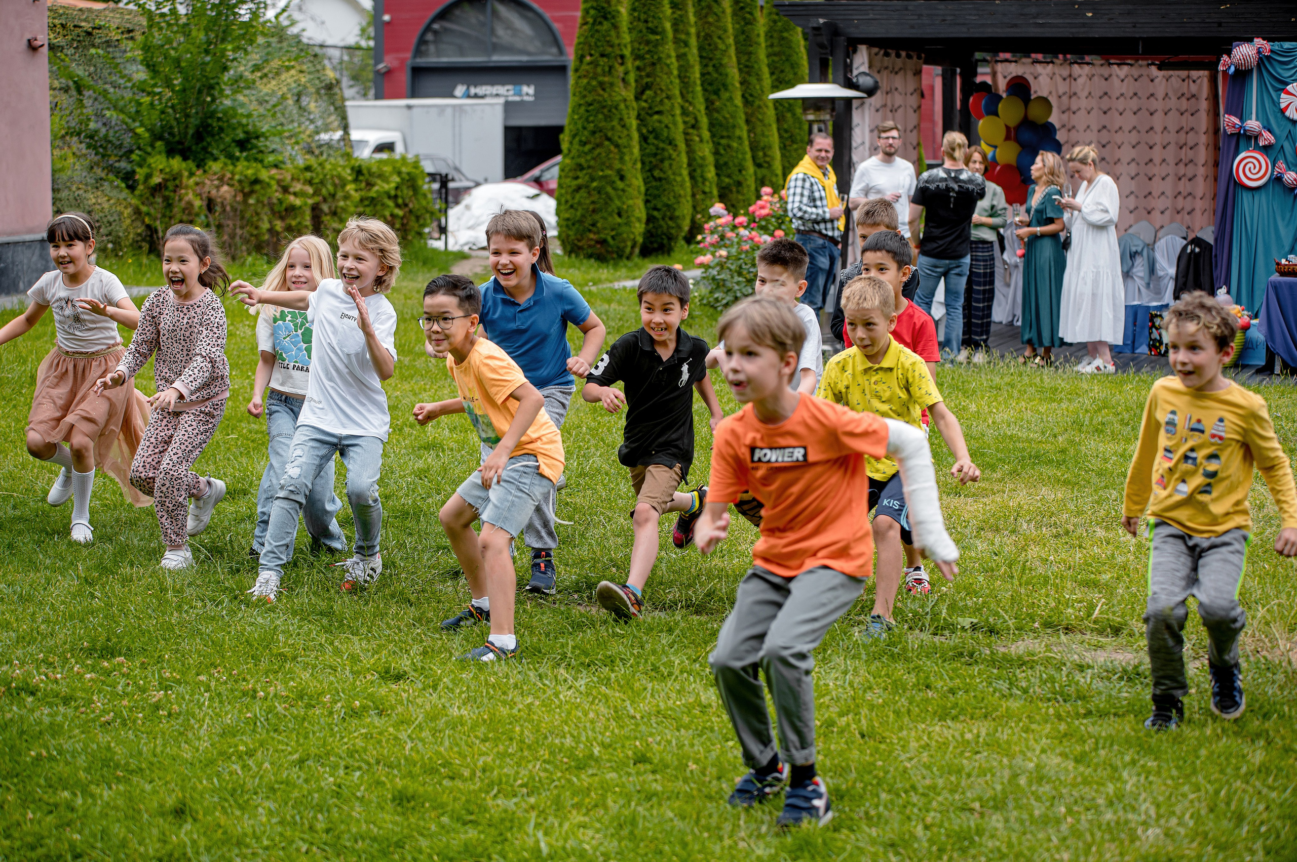 Вечеринки. Праздники. Елена Северина фотограф, Алматы: репортаж (спорт, концерты, конференции), предметная и фуд-съёмка, портреты, каталоги, фэшн, ретушь