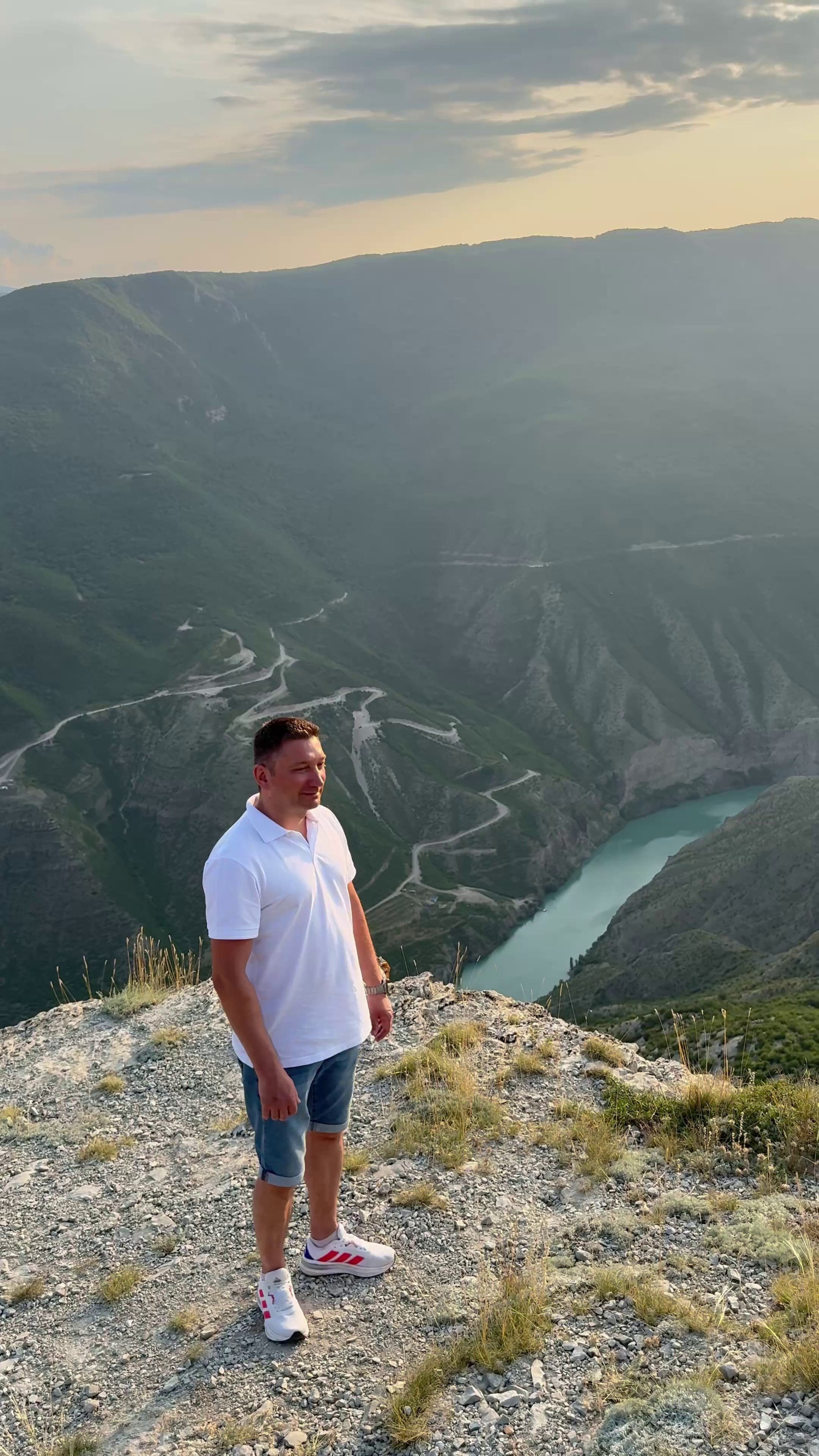 Фотосессия на каньоне. Фотограф Дагестан | Лошади | Этноплатья | Туры