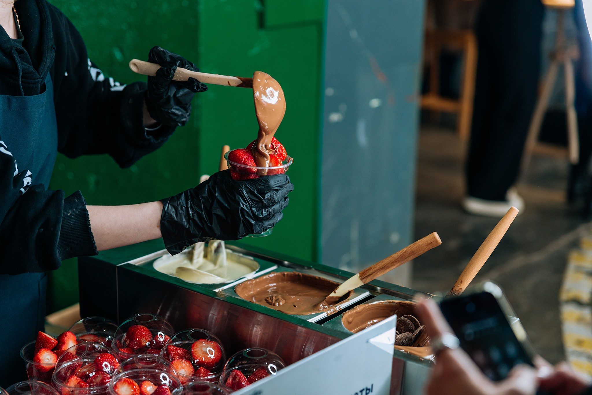 Sok. Клубника в шоколаде. Репортажный фотограф в Санкт-Петербурге Анастасия Клёпова