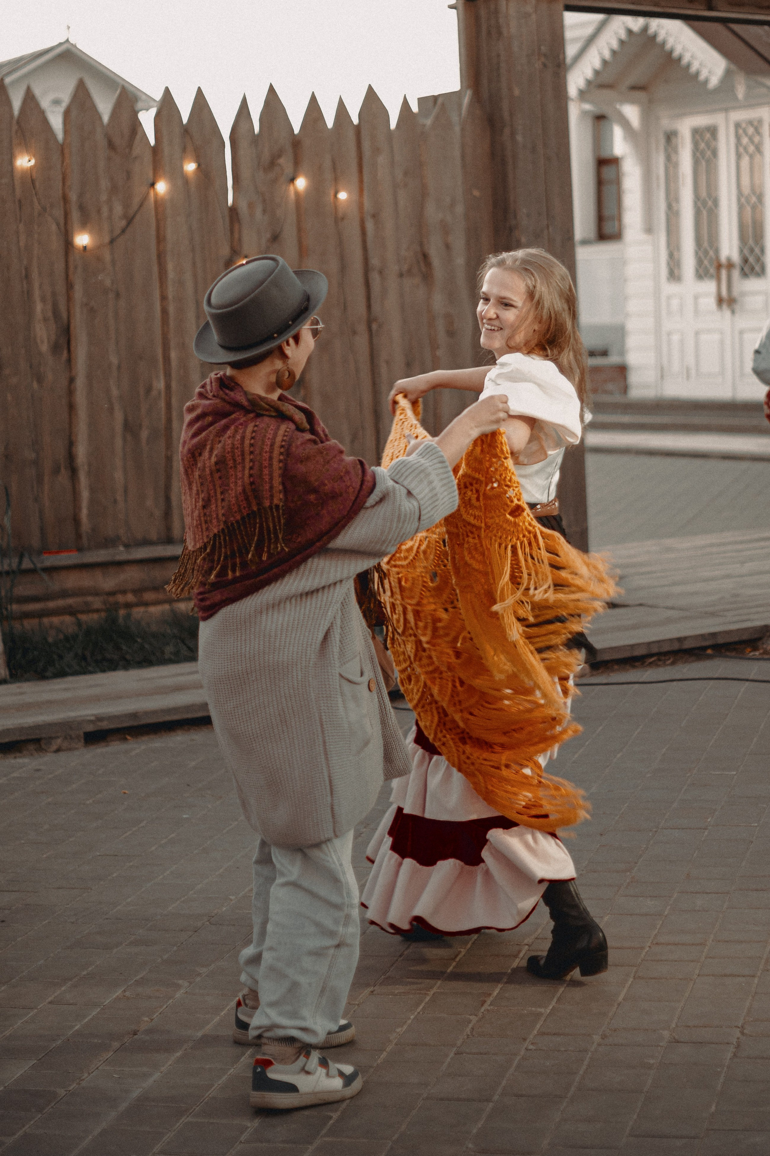 Спектакль «Куриное кабаре» от Свободного молодежного театра | Тобольск. Арт-фотограф Крис Л. в Тобольске: портрет, семейные, свадьбы