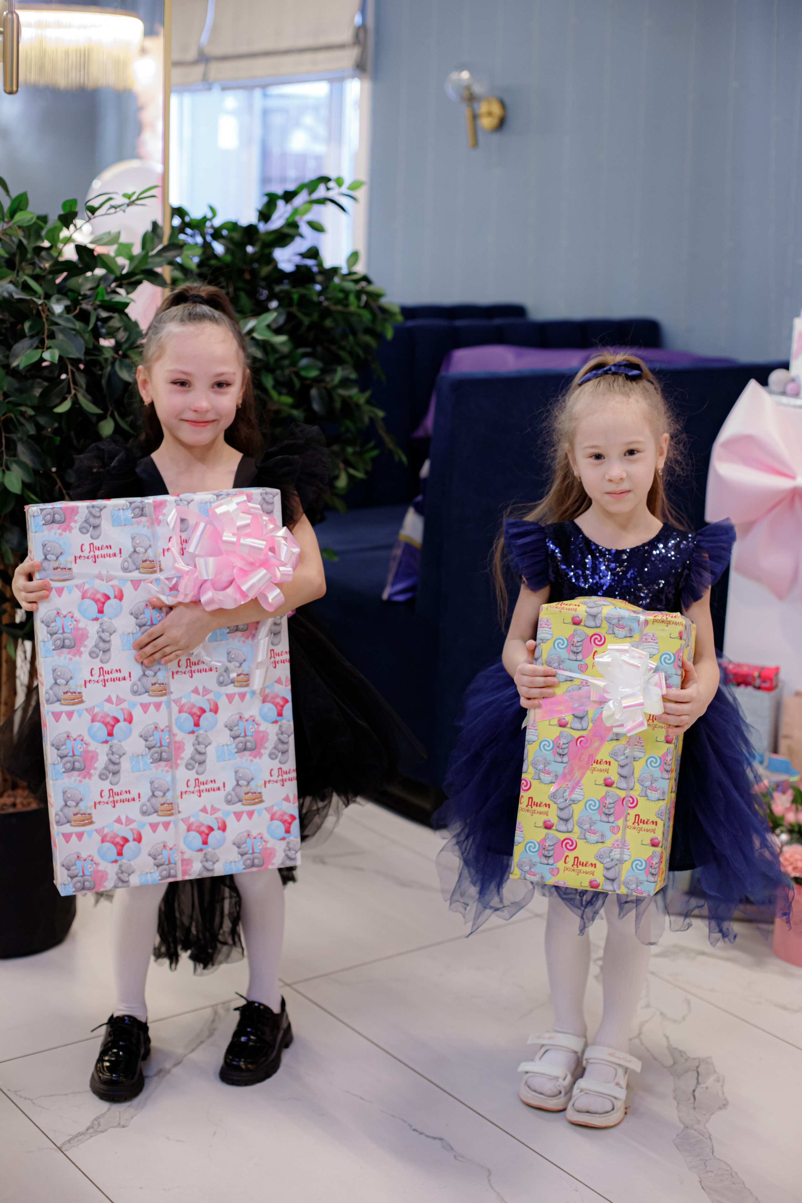 ASIA'S BIRTHDAY PARTY. Photokarish