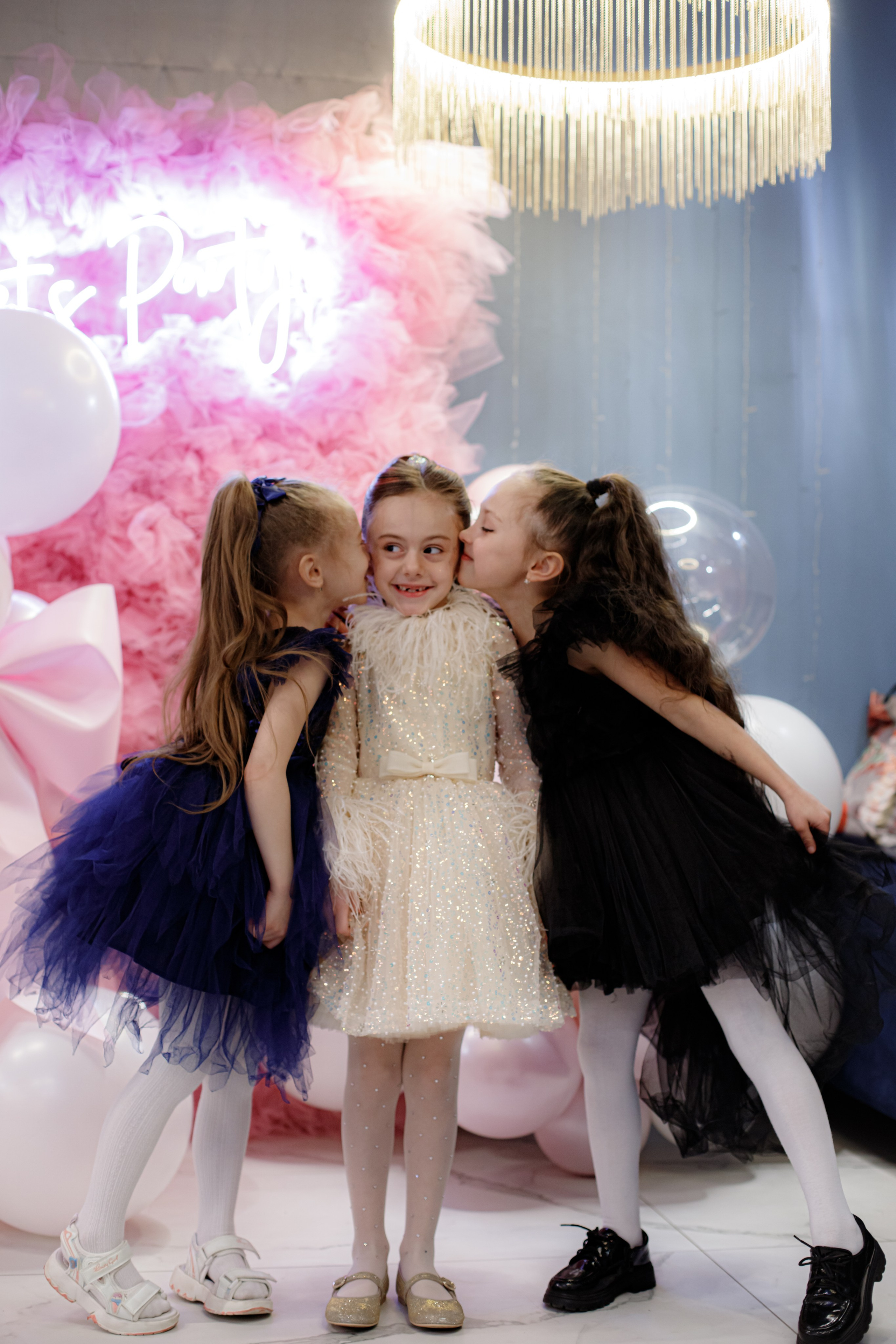 ASIA'S BIRTHDAY PARTY. Photokarish