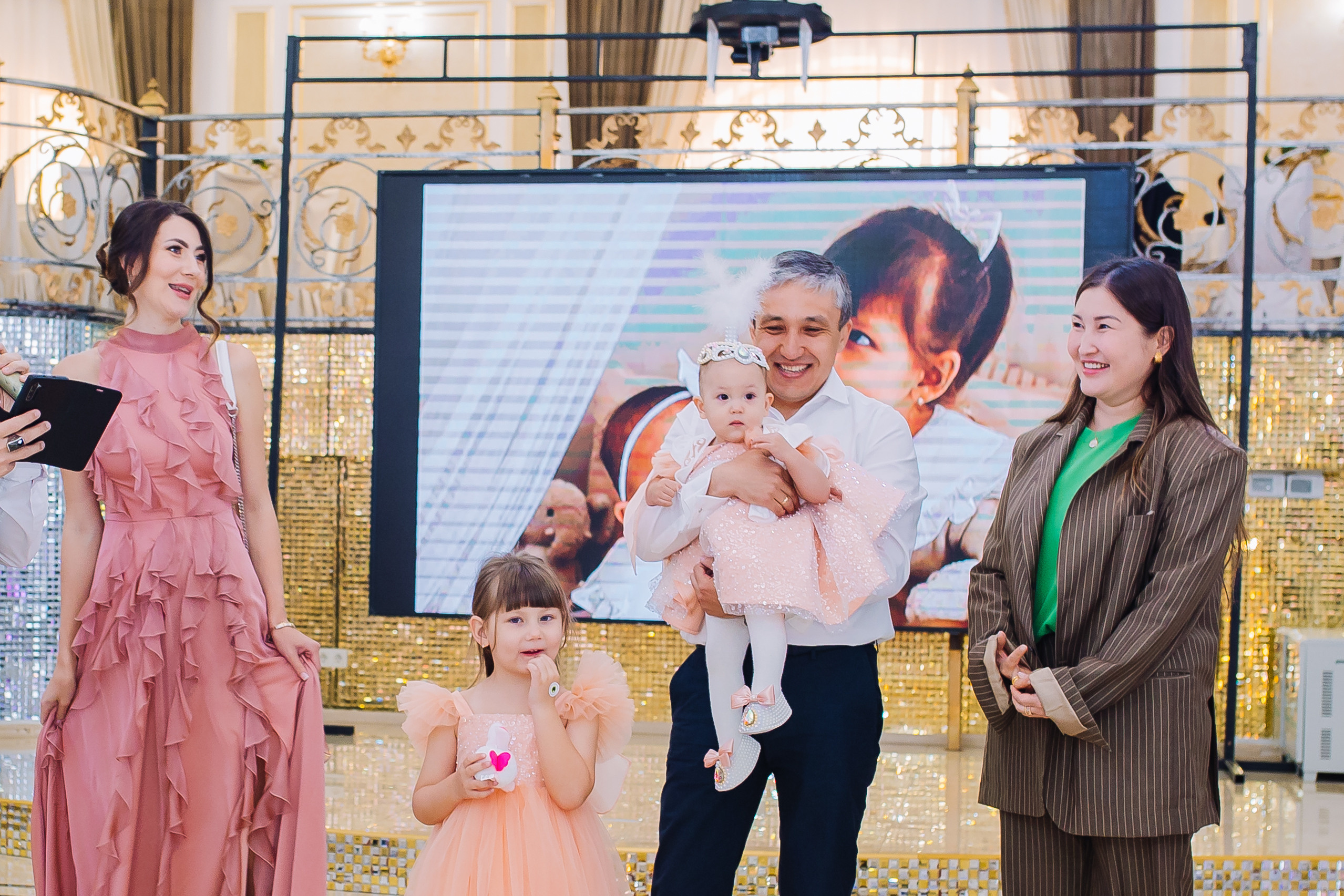 Репортаж. Свадебный и семейный фотограф в Алматы Laura Dosmann