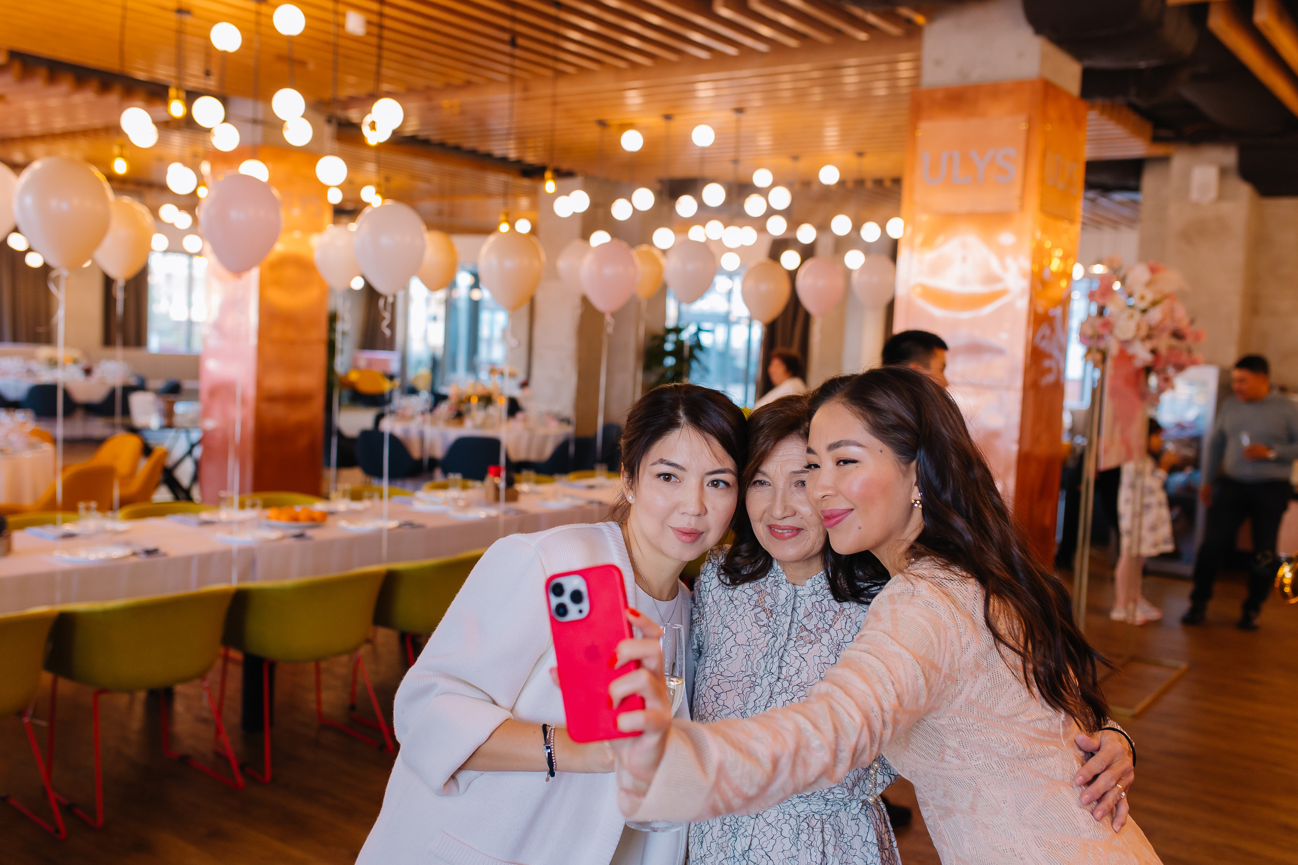 Репортаж. Свадебный и семейный фотограф в Алматы Laura Dosmann