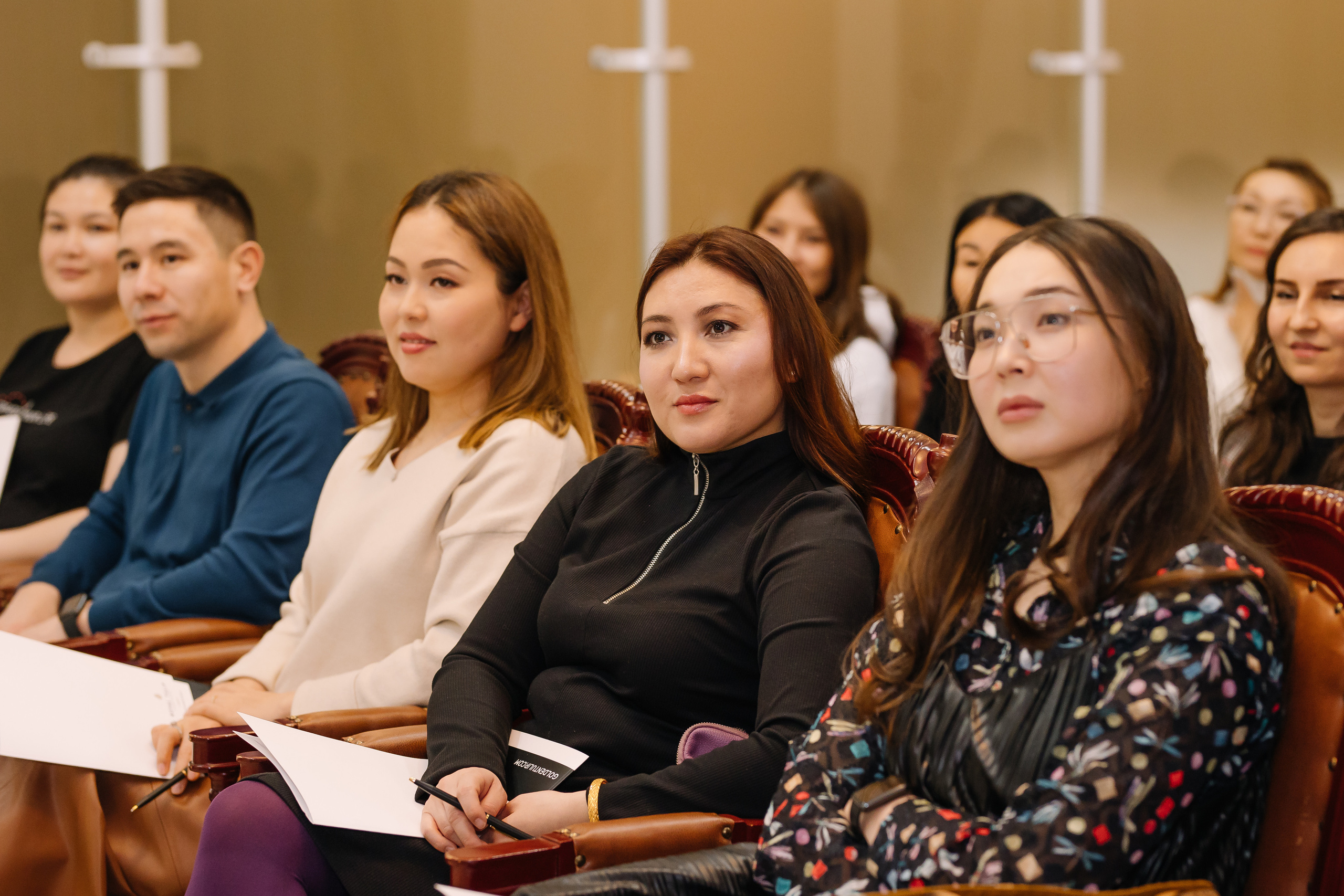 Репортаж. Свадебный и семейный фотограф в Алматы Laura Dosmann