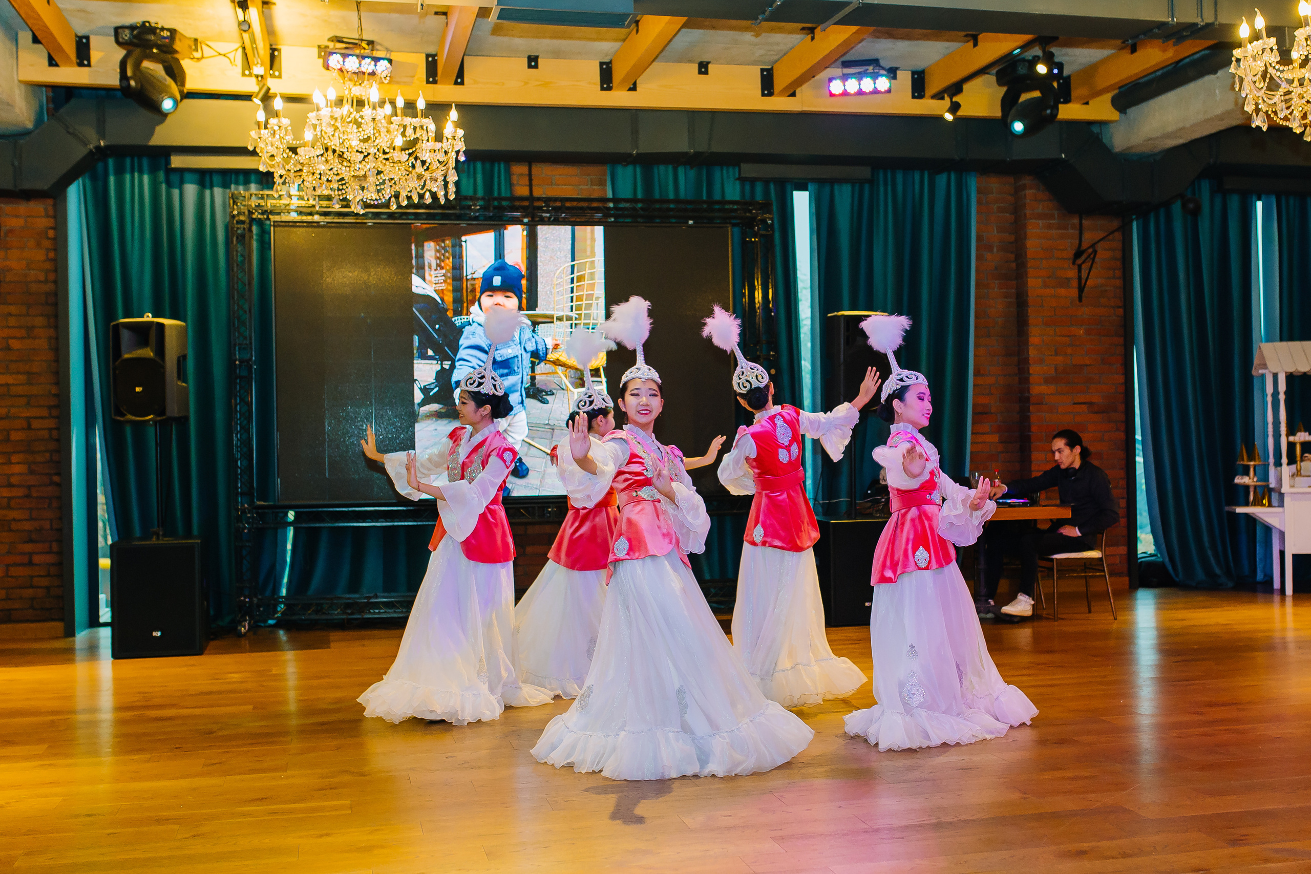 Репортаж. Свадебный и семейный фотограф в Алматы Laura Dosmann