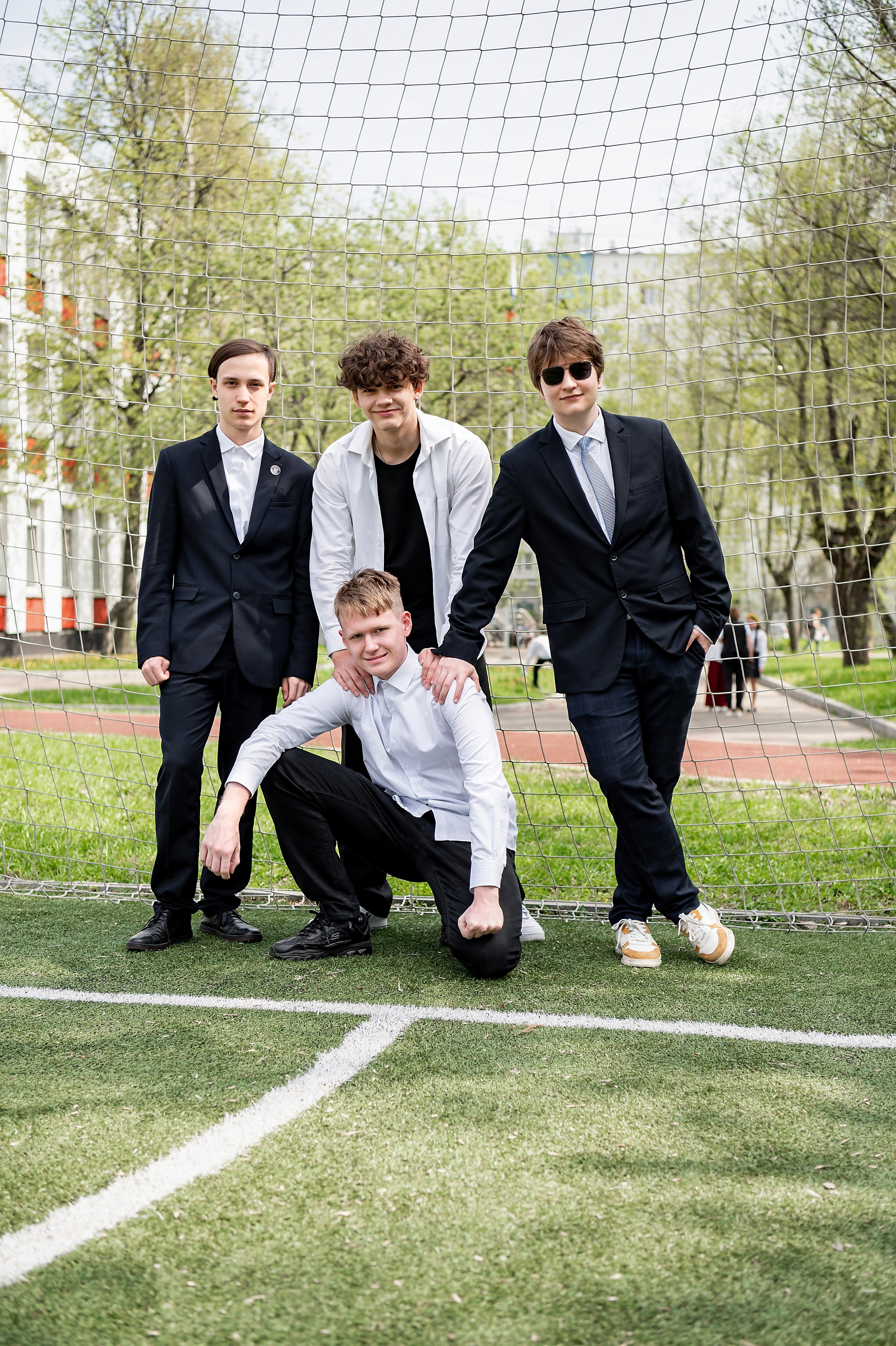 Фотосессия в классе и на территории школы. 9-М класс Школа 1568. Детский и семейный фотограф г. Москва Оксана Катаджи