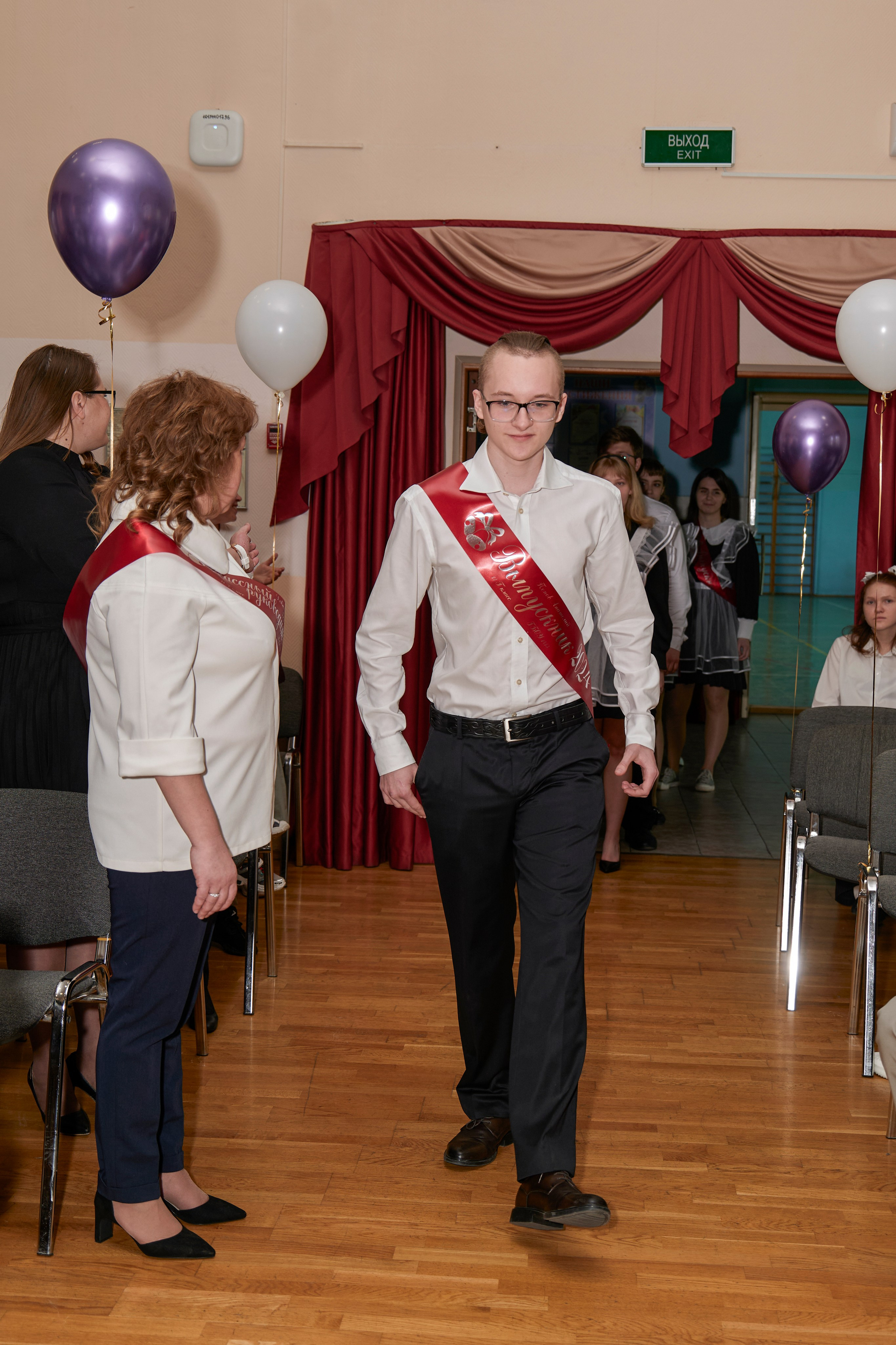 Последний звонок школа 1413. Детский и семейный фотограф г. Москва Оксана Катаджи