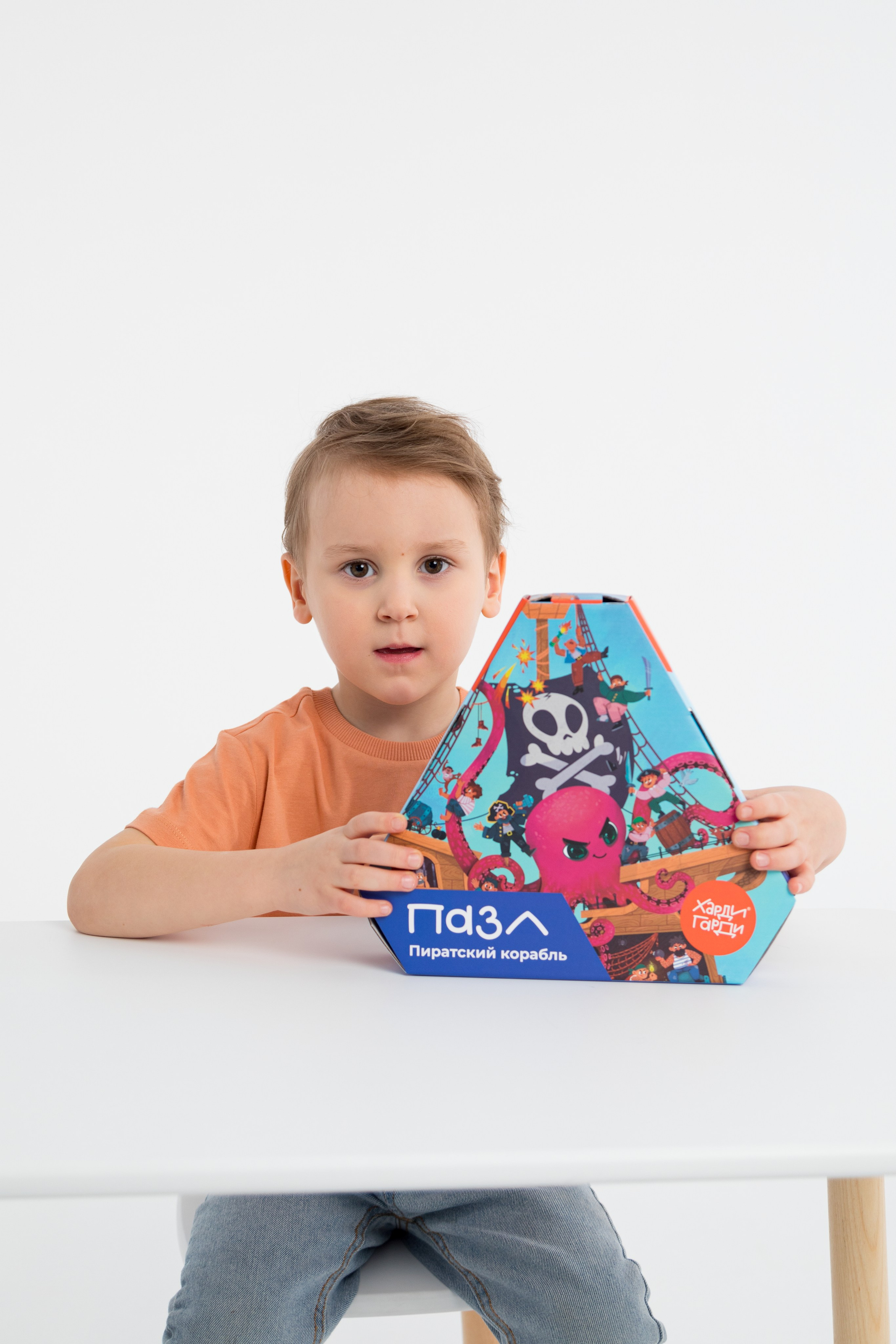 Съемка в циклораме для Харди Гарди. Детский и контент фотограф Надя Волкова Санкт-Петербург