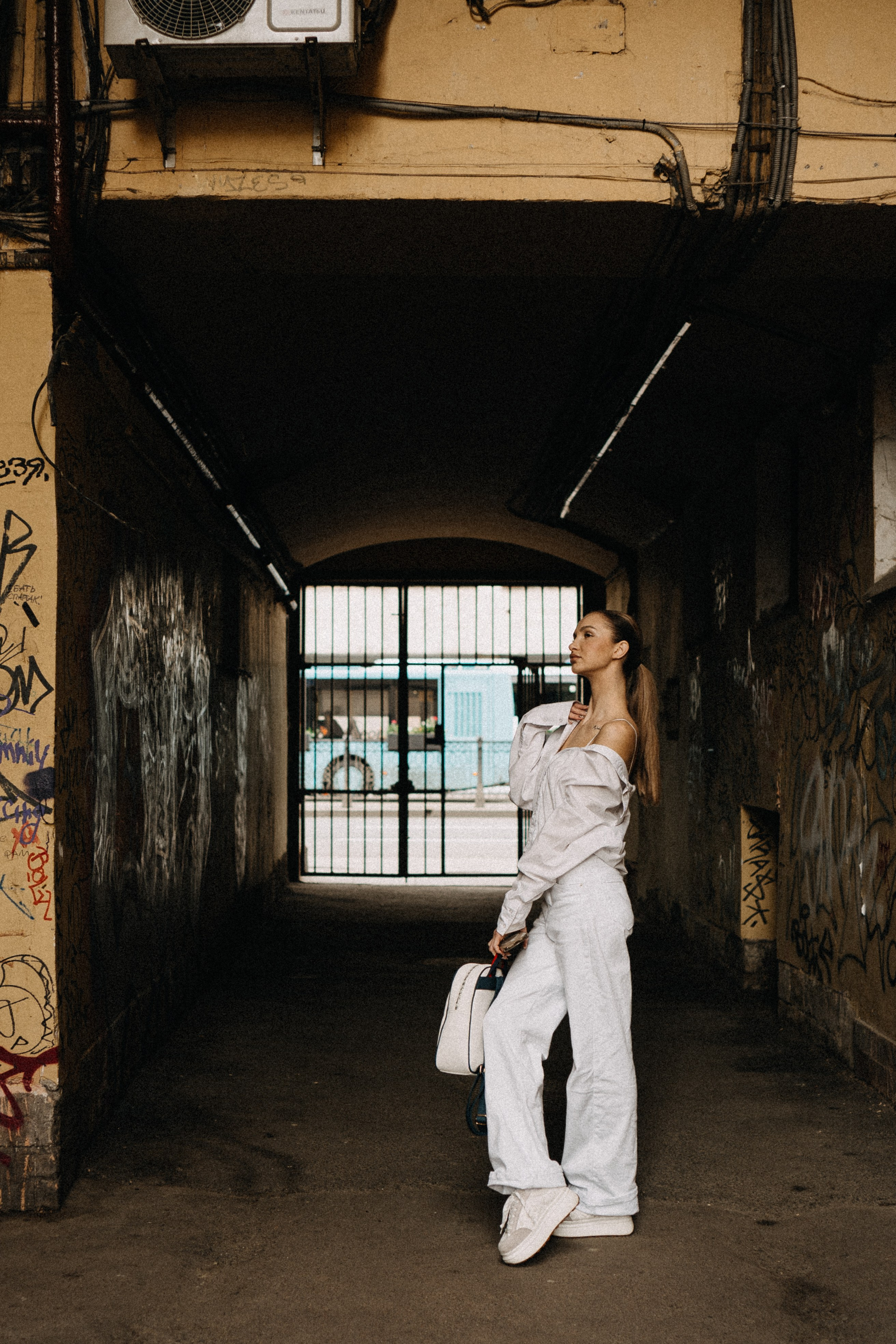 МЫ ГУЛЯЛИ ПРО КРЫШАМ ПИТЕРА. Профессиональный фотограф, Санкт-Петербург — Виктория Богомолова