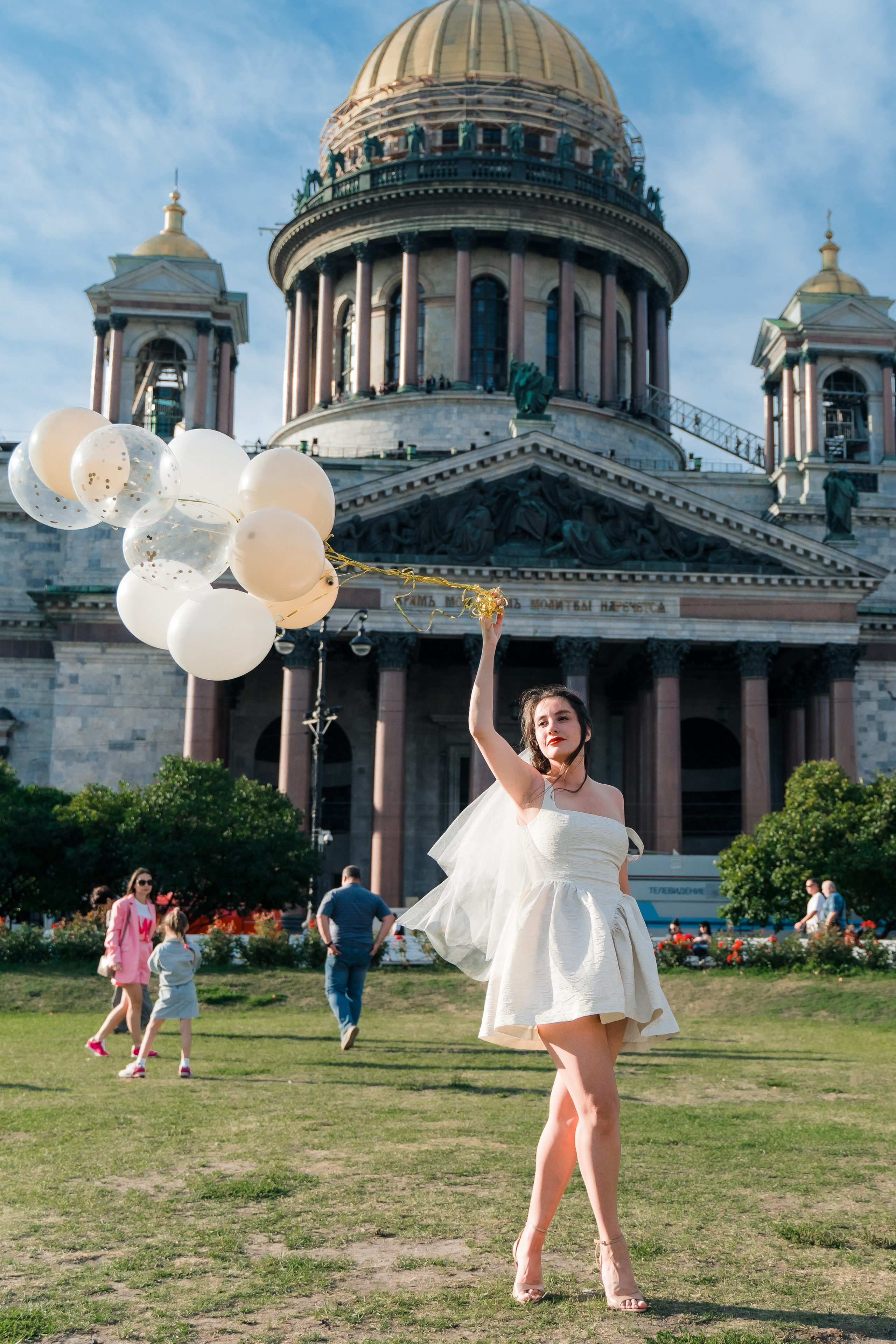 Фотосъемка девичника, встреча девушек, веселые женские портреты