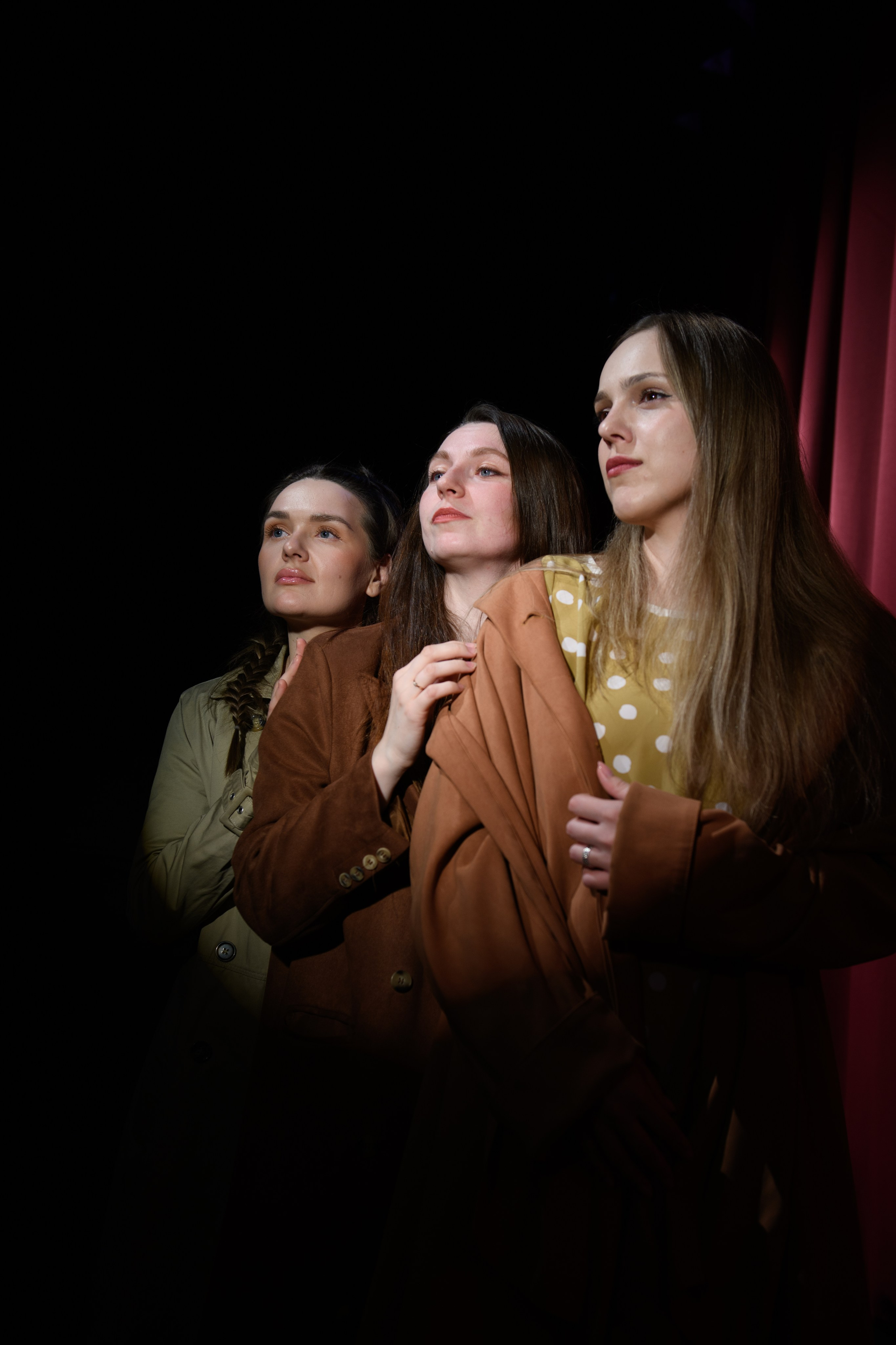 За нарисованным очагом. Организация и проведение фотосъемок в Санкт-Петербурге. Фотограф Смирягин Илья