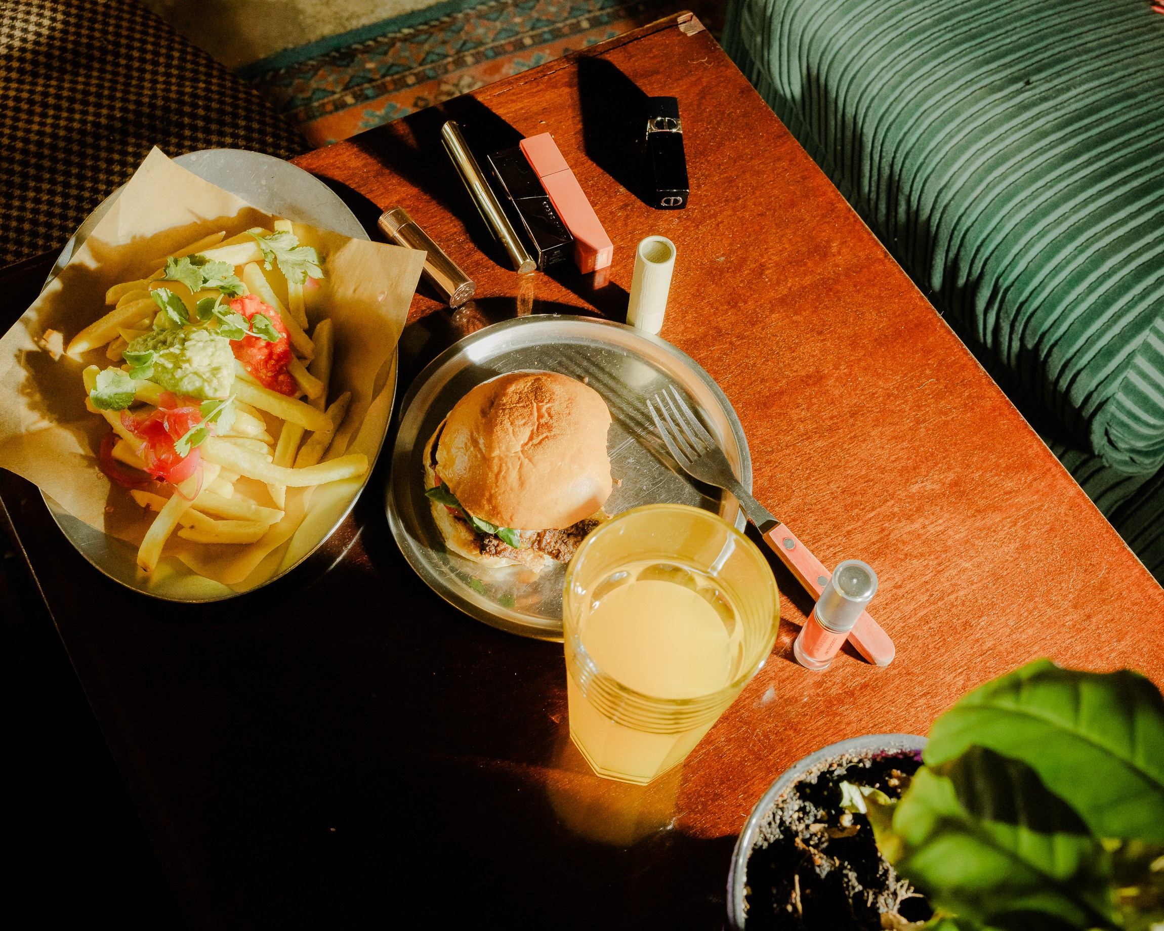 БУРГЕРЫ И ПОМАДА