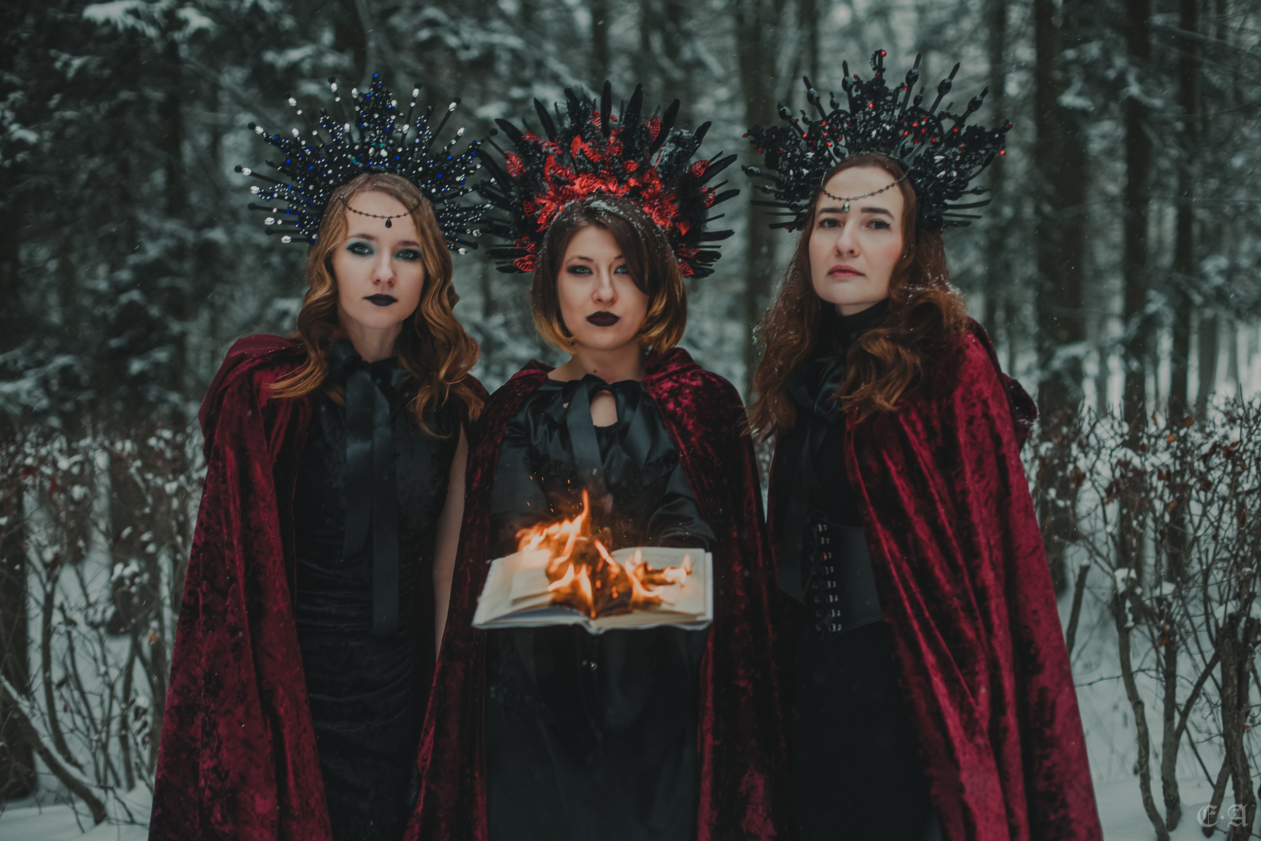 Зимняя сказка для Witch Light. Фотограф Ellairen