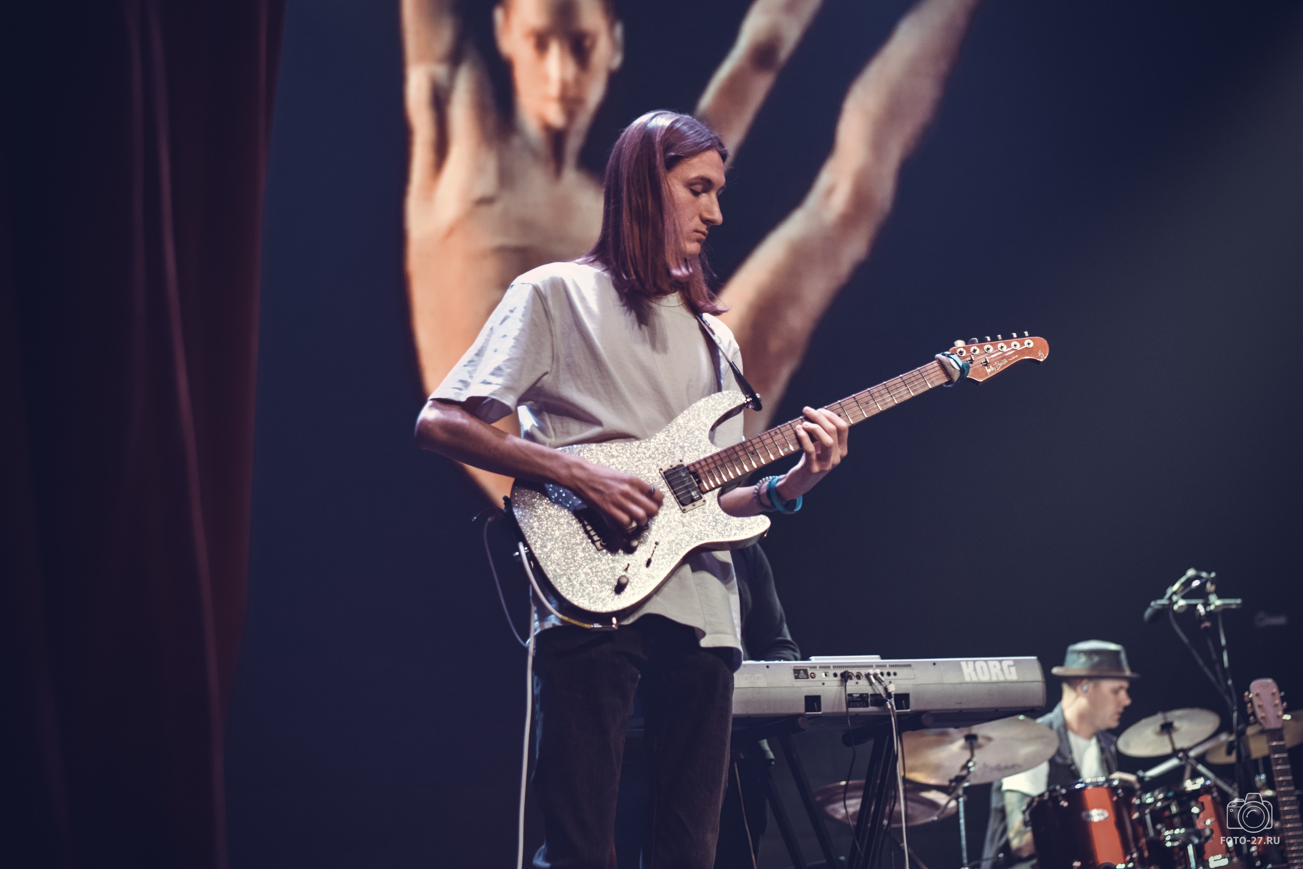 Антон Курдюмов фотограф в Хабаровске Рина Курдюмова фото27 foto27 Антон Дорофеев репортажный репортаж документалист Тони и Рина фотосоздатели ПаПаРоК Философия и любовь сольный концерт ОДОРА Хабаровск