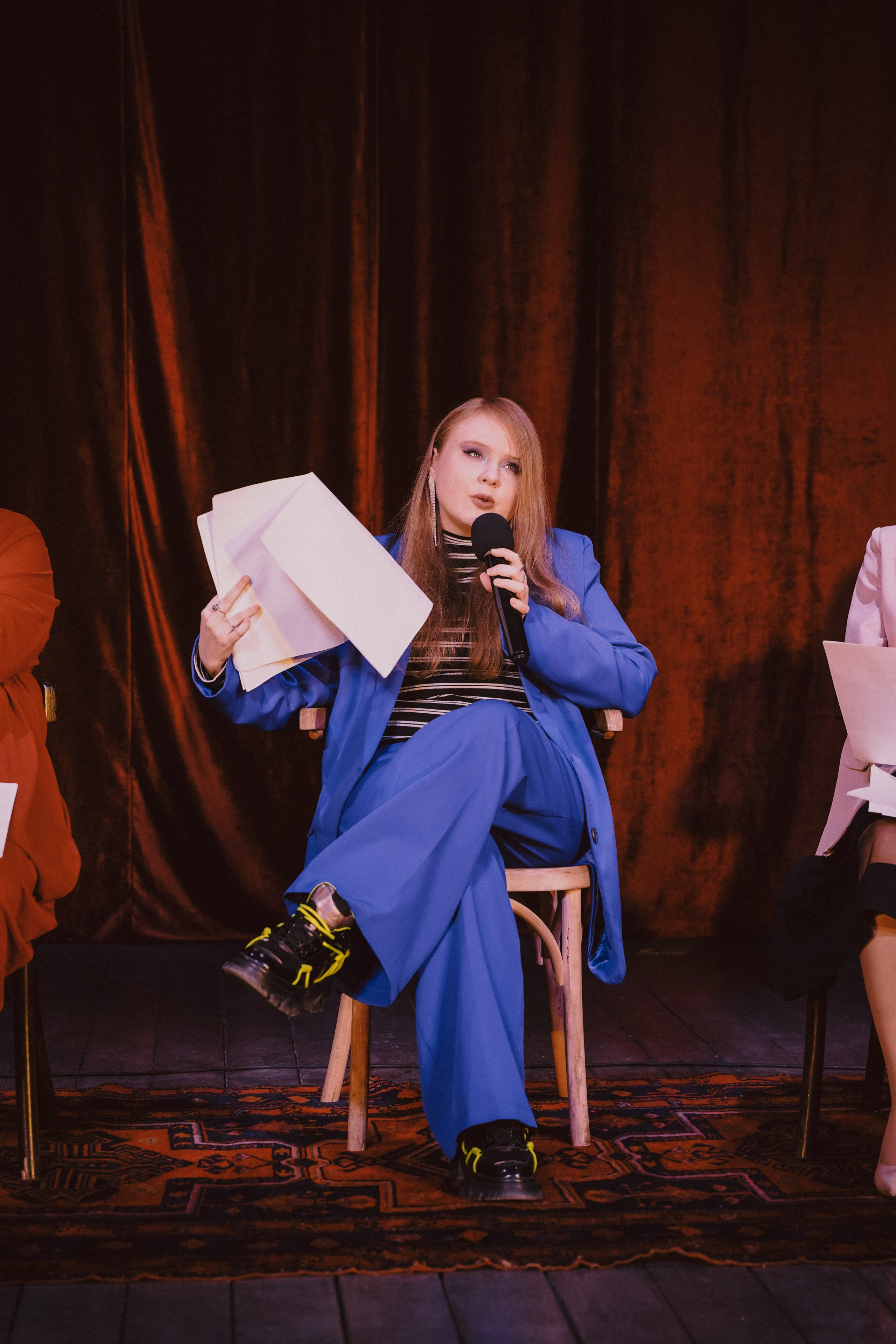 Поэтический вечер. Амина Абасова — индивидуальный фотограф в Махачкале, Дагестан