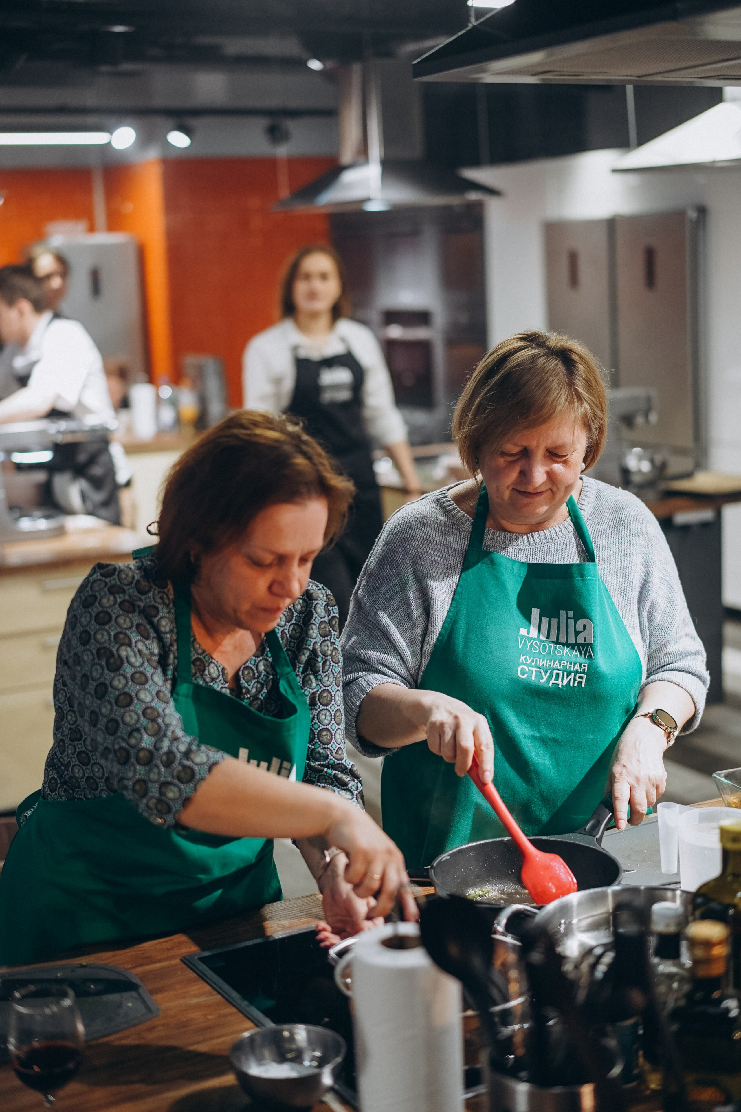 Репортаж с кулинарной студии Юлии Высоцкой. Портретный фотограф в Москве Илья Корненков