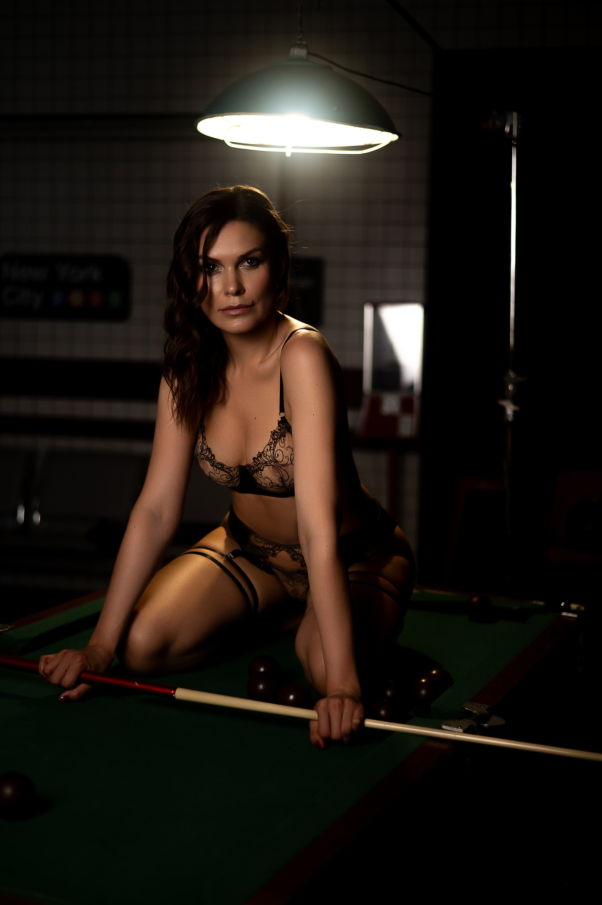 Фотосессия бельевая за бильярдным столом. Женский фотограф Санкт-Петербург Александра Колий