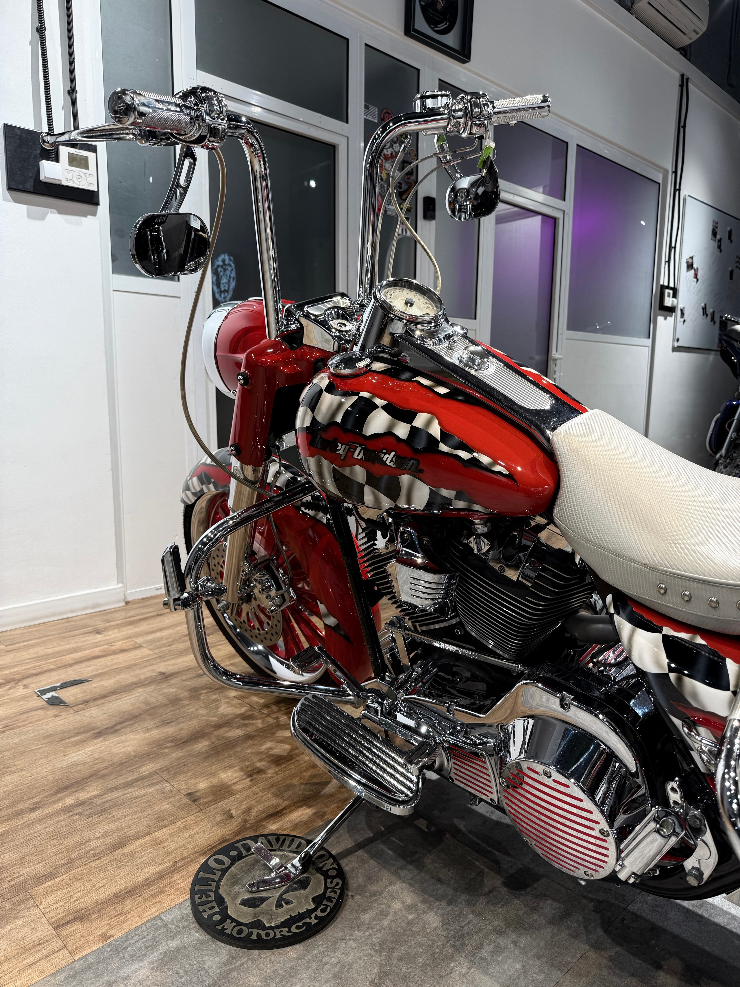 Road King (Elvis Presley). Hello Davidson, Москва. Только хорошие мотоциклы…