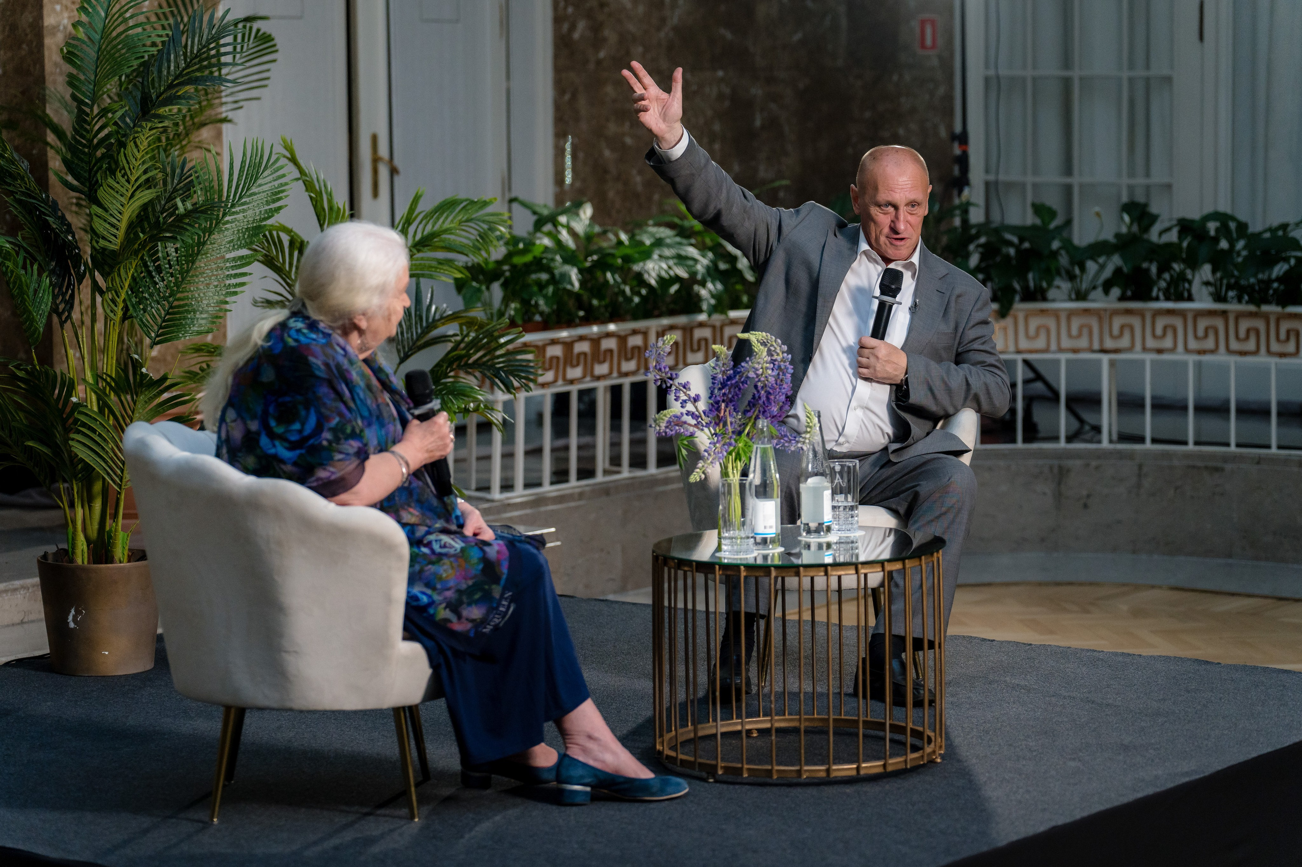 Выступление Татьяны Черниговской на встрече выпускников Экономического факультета МГУ им. М. В. Ломоносова в рамках ПМЭФ