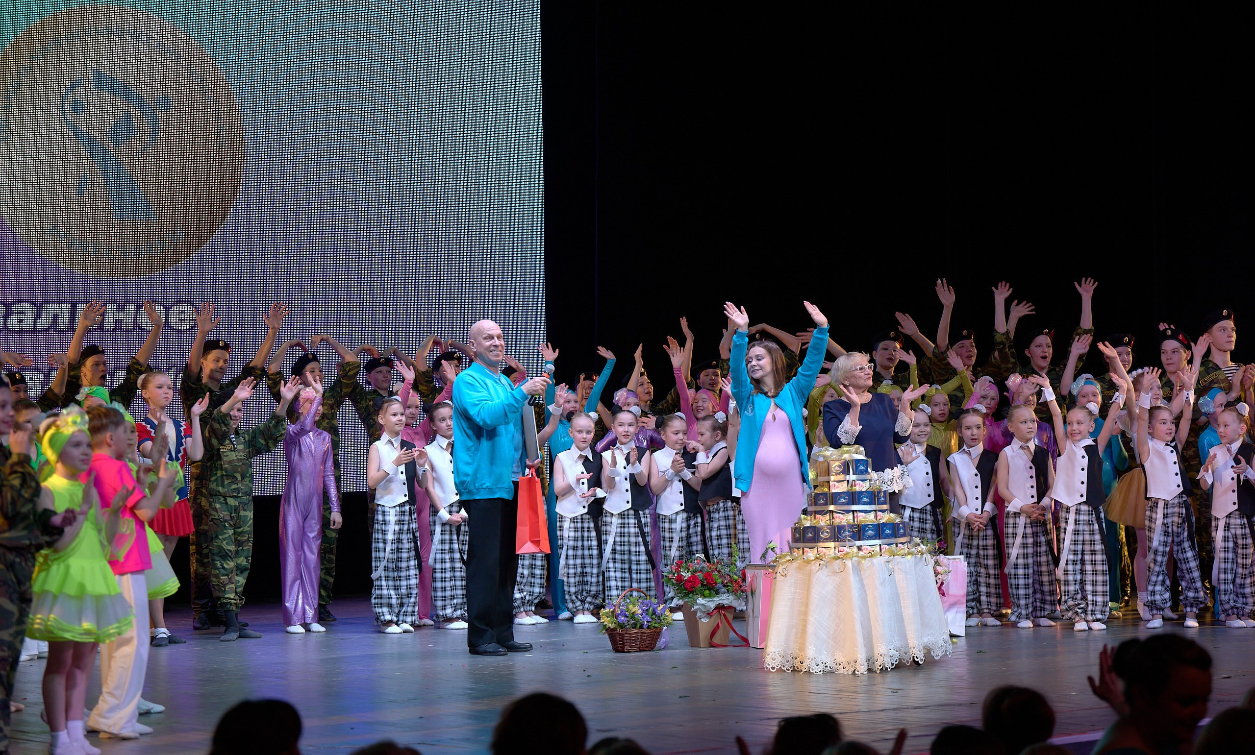 60-летие Ансамбля «РОВЕСНИКИ» Ижевск. 25.04.2024. Спортивный репортажный фотограф в Ижевске Сергей Мерзляков
