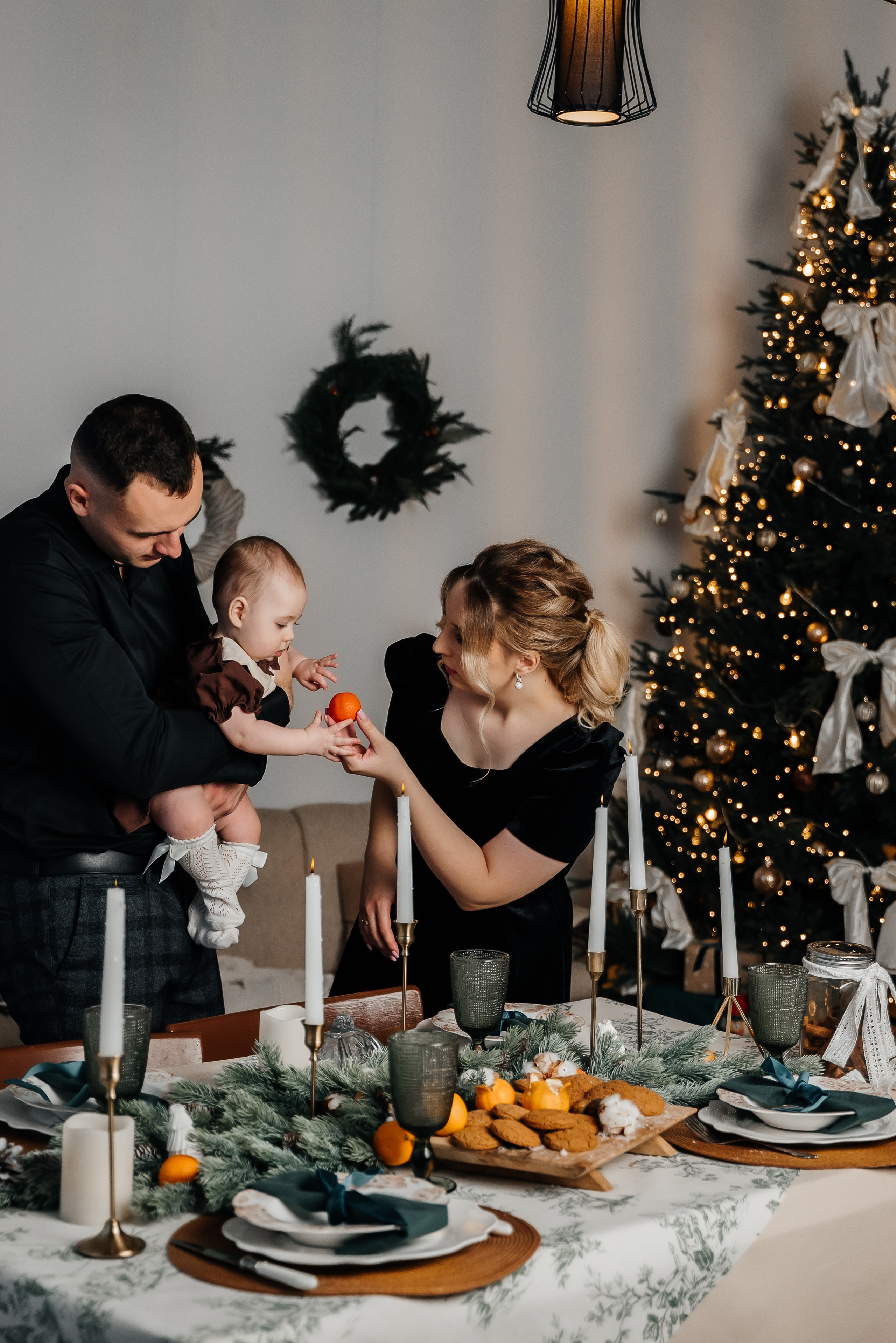Мама, папа и маленькая принцесса (студия Молоко, зал Милена). Фотограф в Дзержинске Наташа Баева