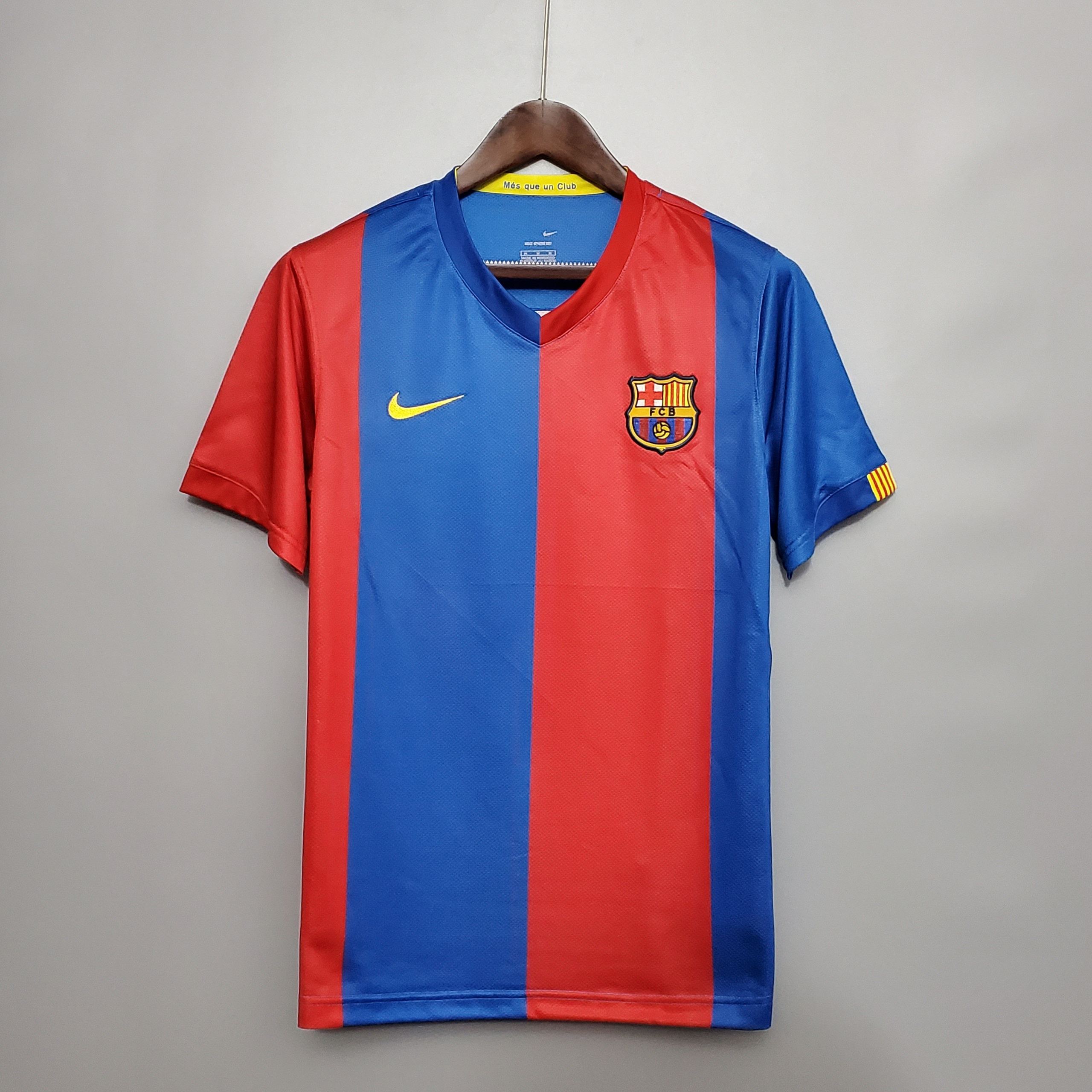 Ретро футболка Barcelona 2006-2007 купить. Футбольный магазин — ssw_magazin