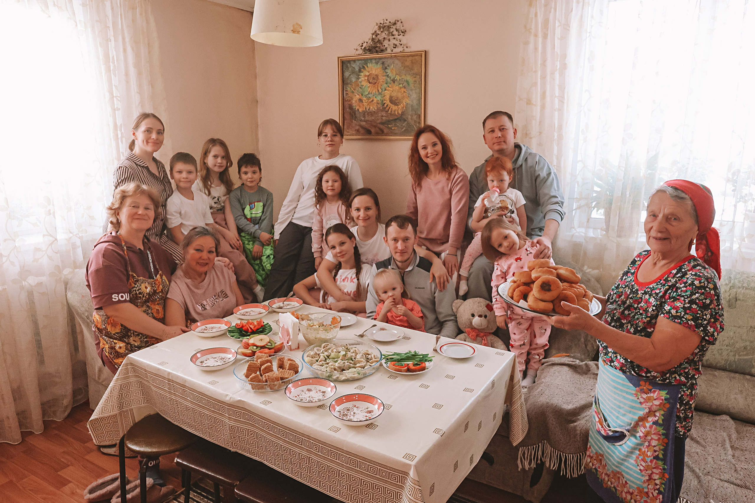 Большая семья репортаж. Семейный фотограф Тюмень, фотограф на роды Салмина Мария