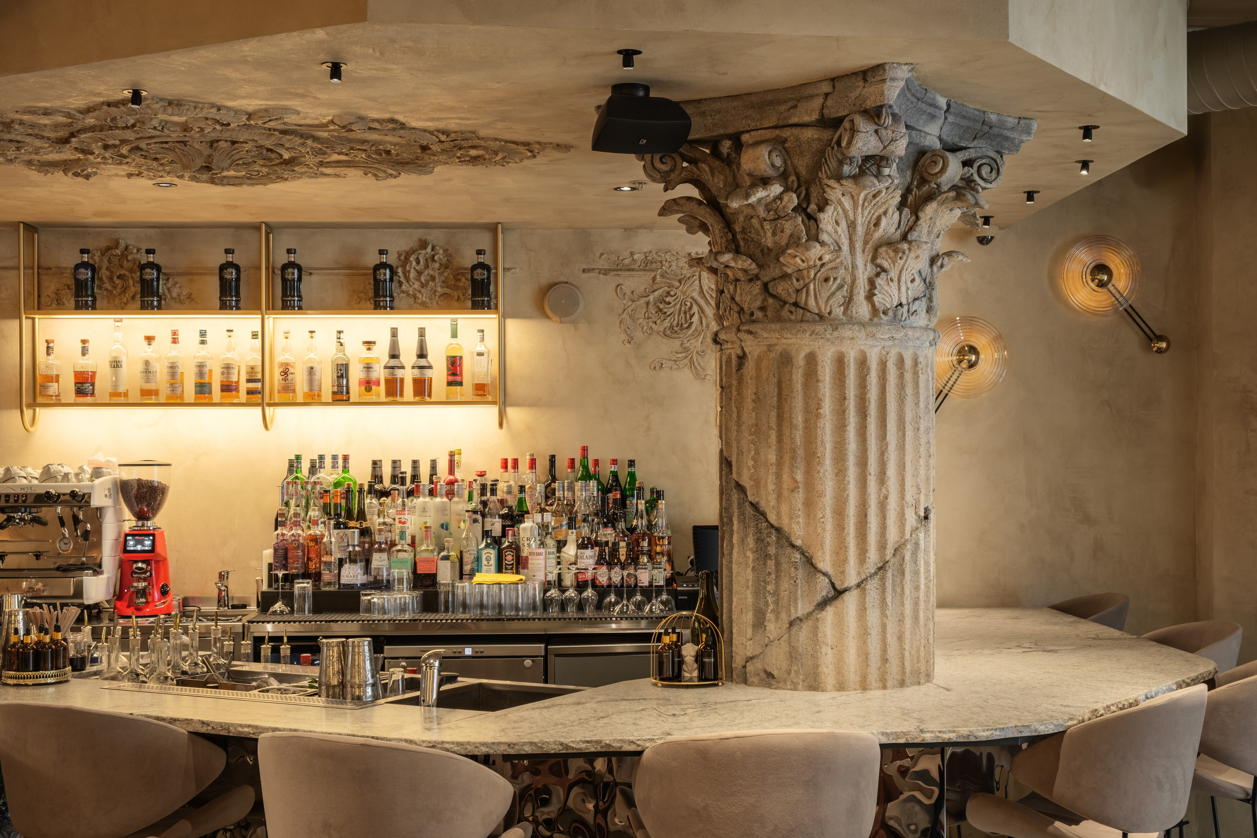 Колонна в баре Tetto