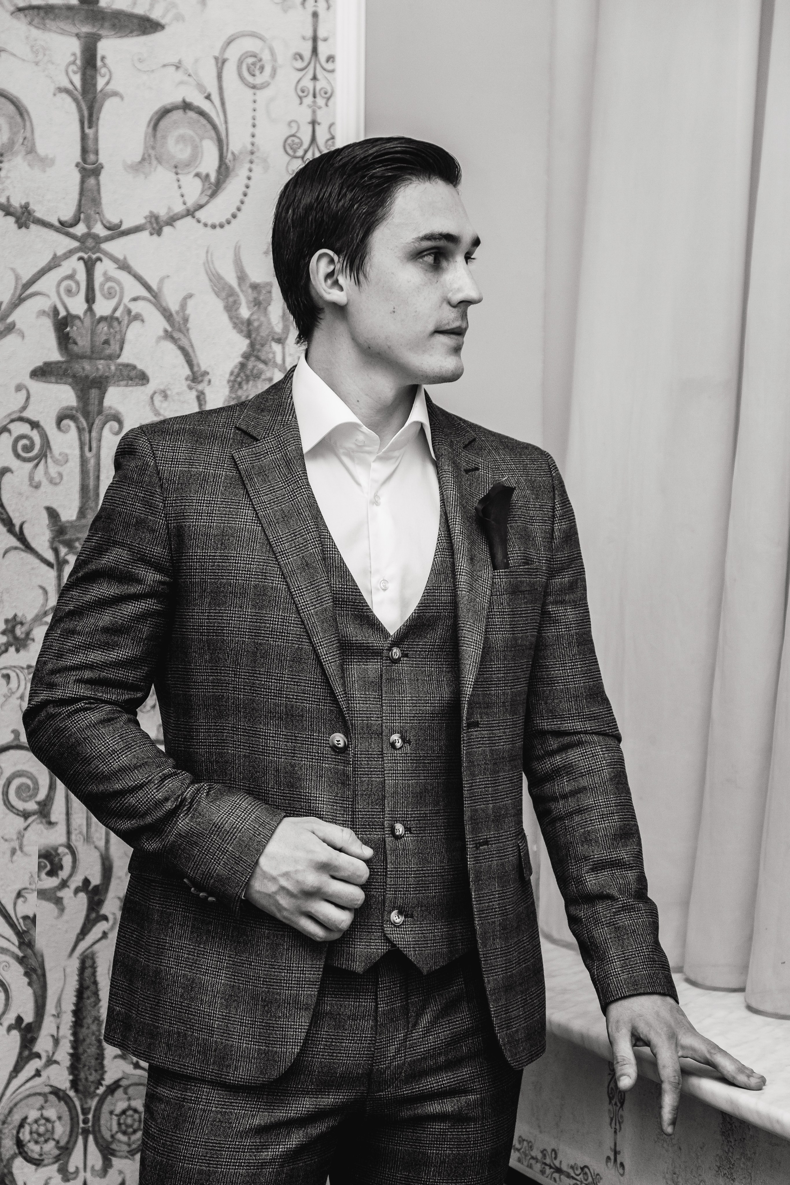 Регистрация брака в Дворце бракосочетания №1, Грибоедовский ЗАГС, портрет жениха