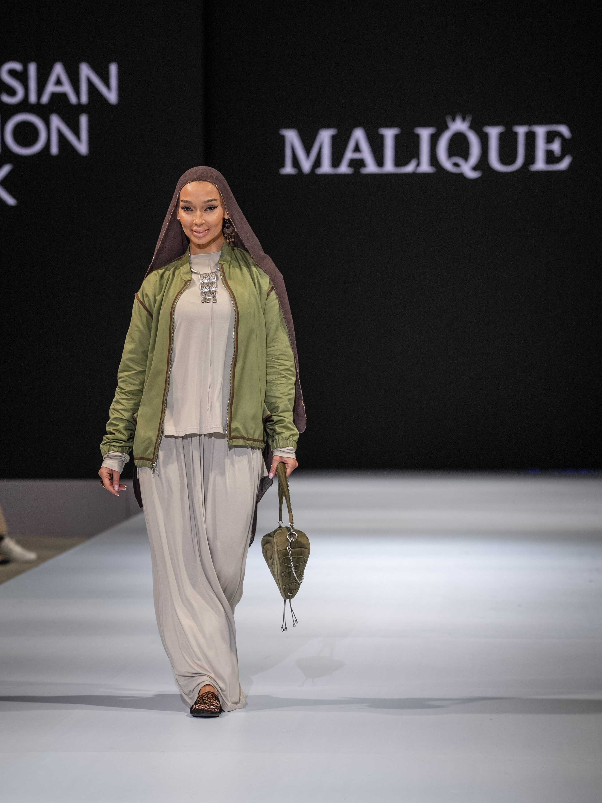 EURASIAN FASHION WEEK Malique. Сайт Алматинского НЮ АРТ, будуар и фэшн фотографа Дениса Карпенко