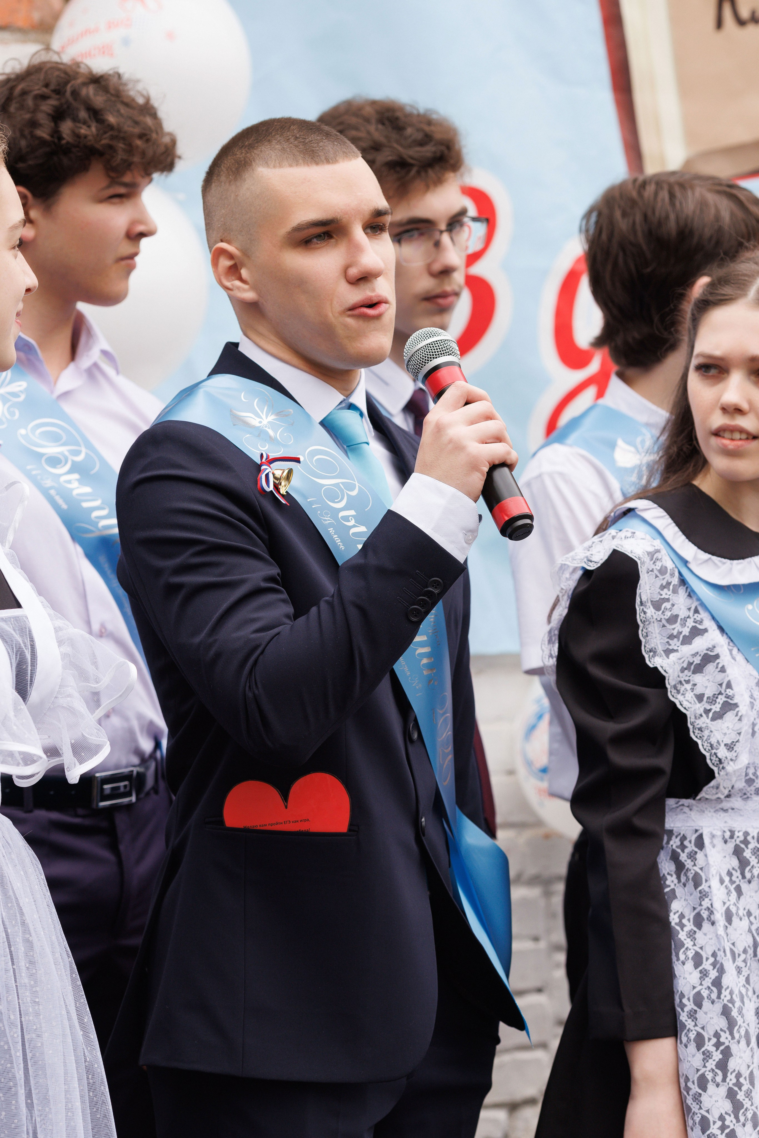 Последний звонок Гимназия Артем. Photoalbum-vl.ru