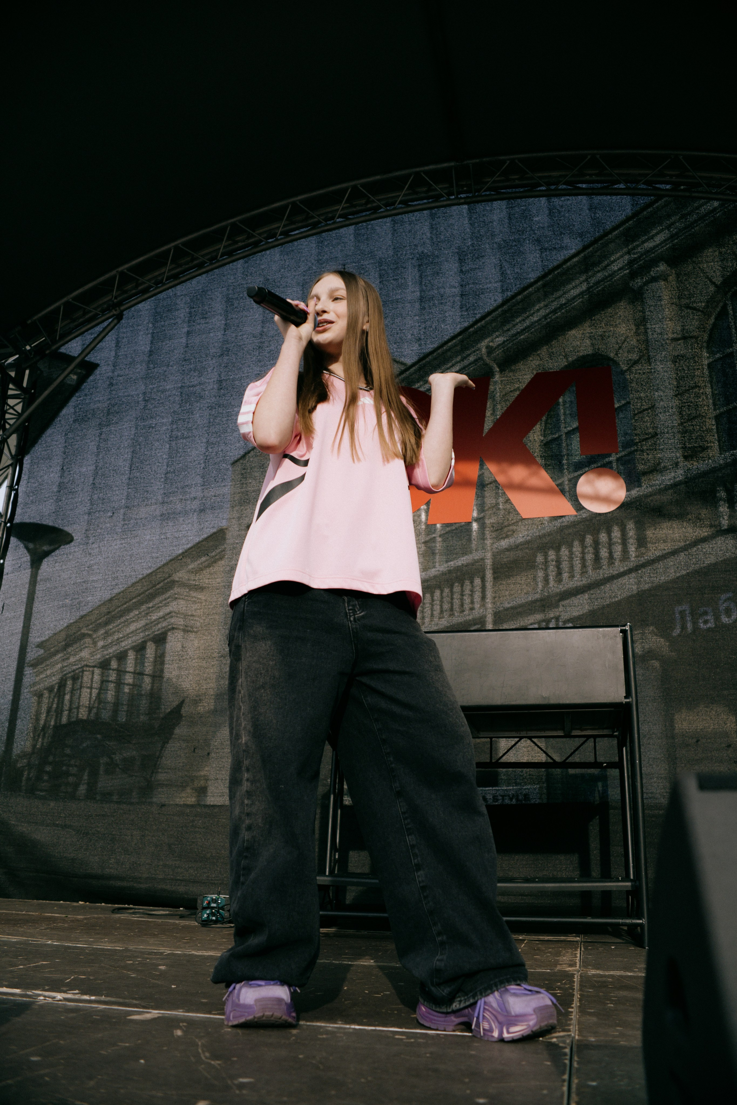 OK Mag SUMMER FEST 2025. Бэкстейдж и репортажный фотограф в Москве Артем Онацко