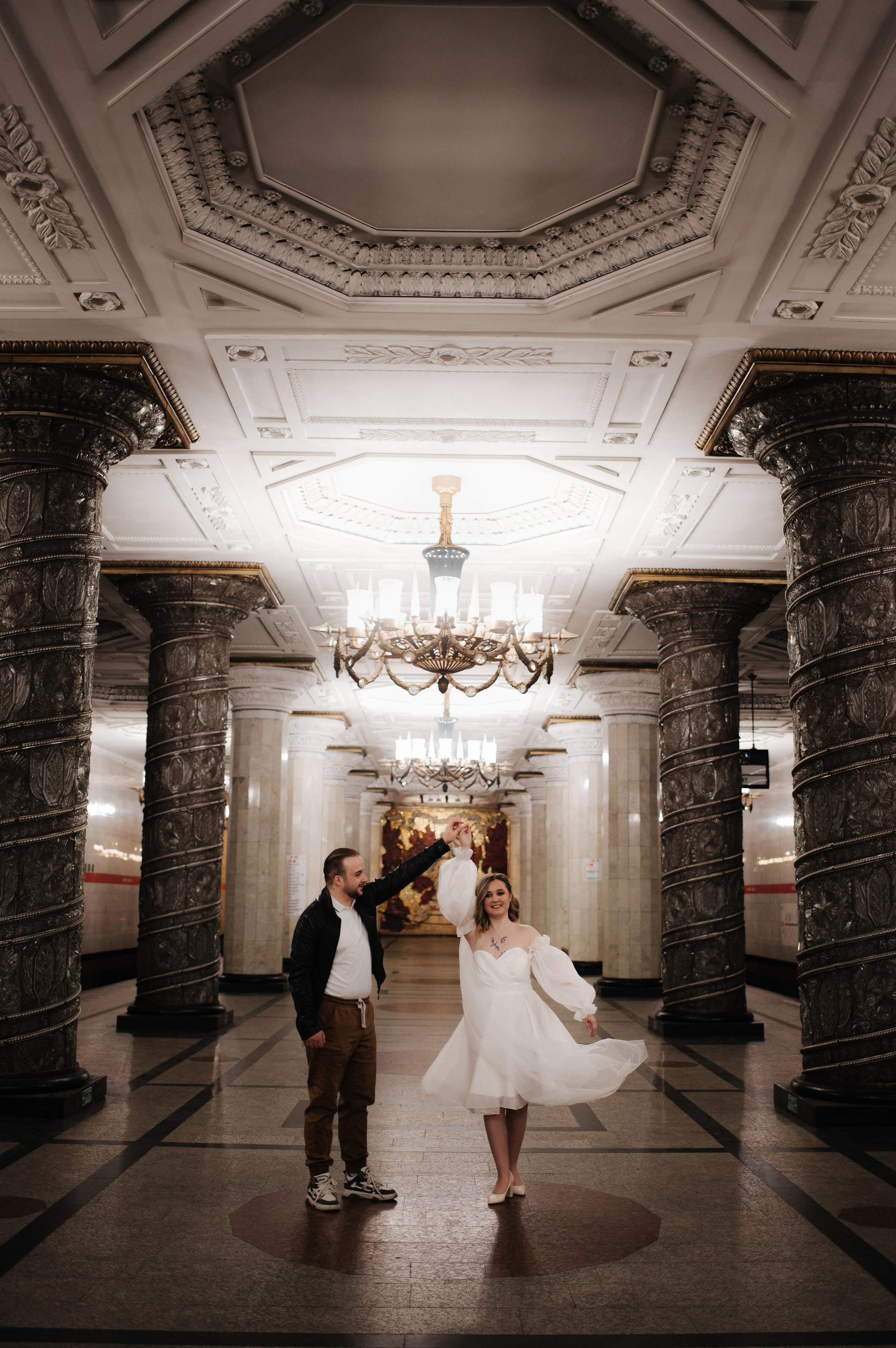 Свадебная в метро. Семейный и свадебный фотограф в Санкт-Петербурге Юлия Мельникова