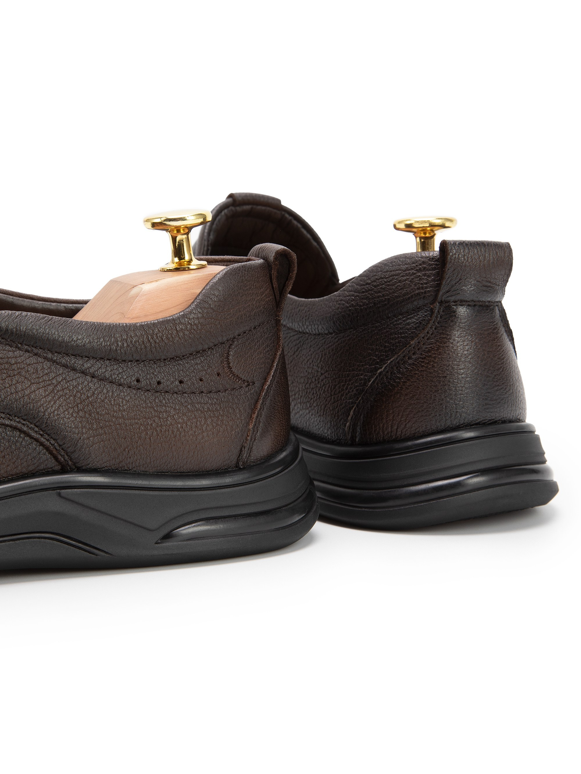 Каталожная фотография обуви. Фотограф в Москве Егор Гончаров